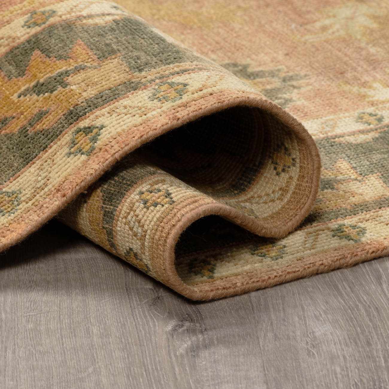 Hicksville Traditional Hand Knotted Wool Rug