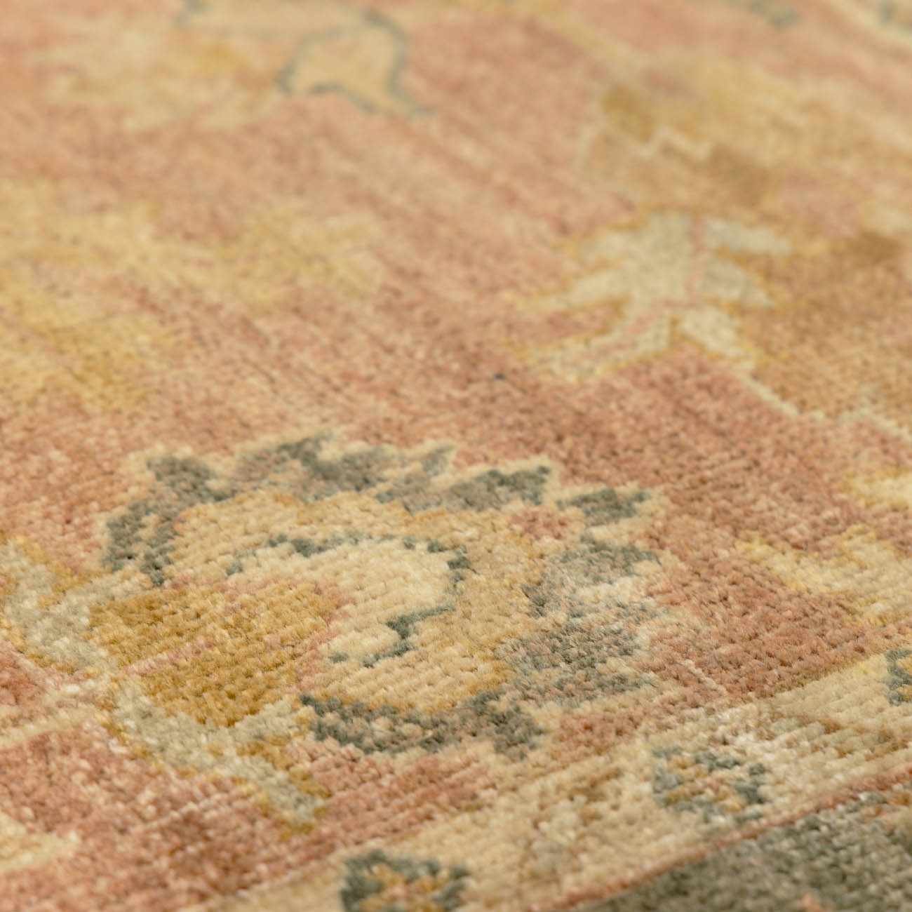 Hicksville Traditional Hand Knotted Wool Rug