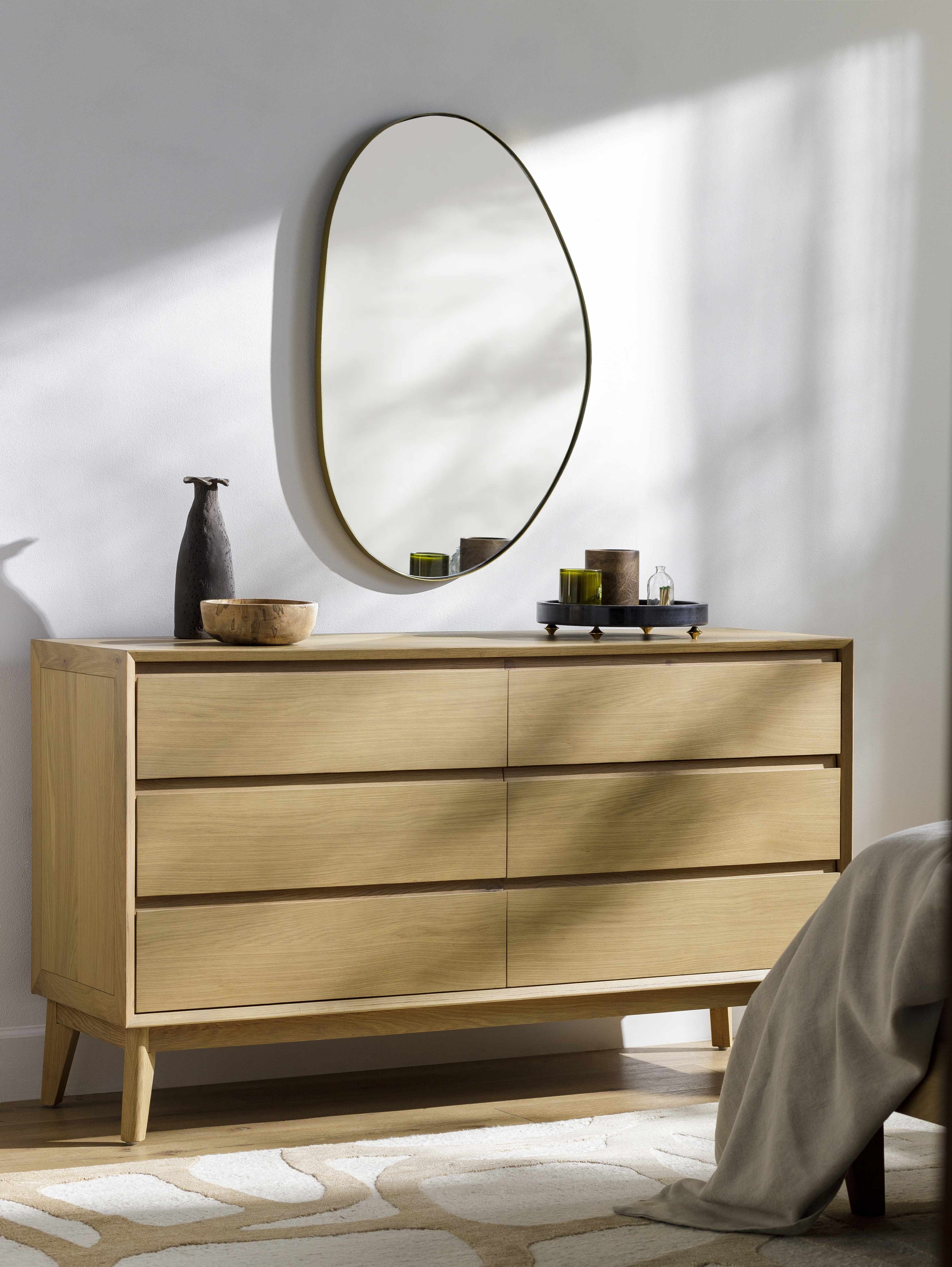 The Oakwood Dresser
