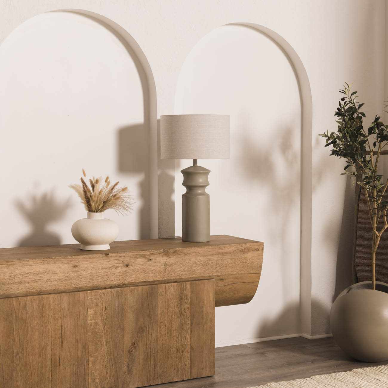 The Veyra Table Lamp