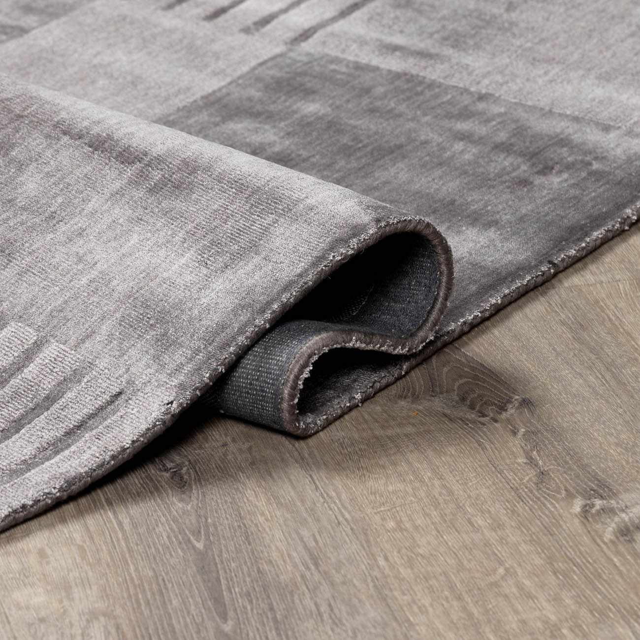 Tjode Area Rug