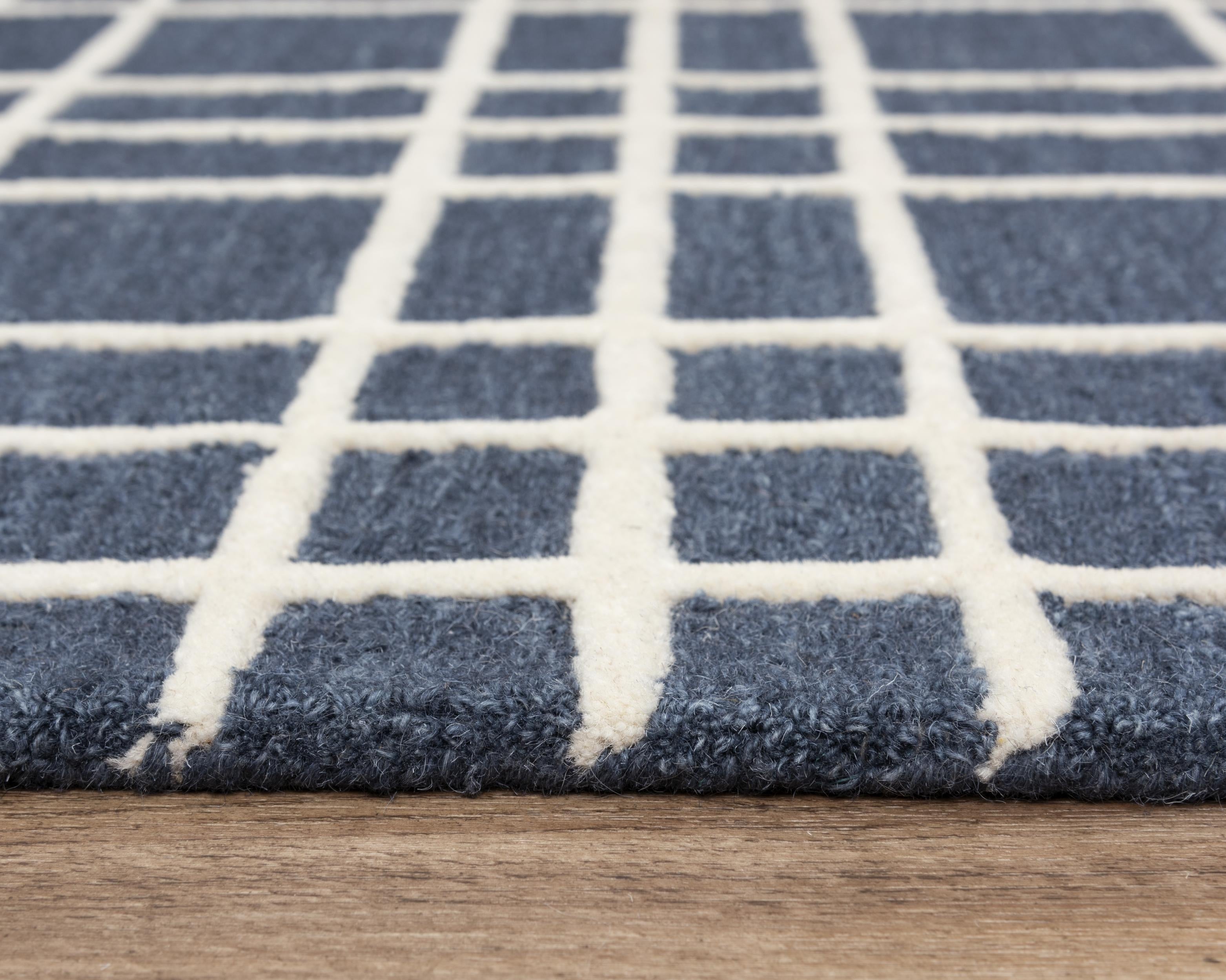 A07102 Area Rug