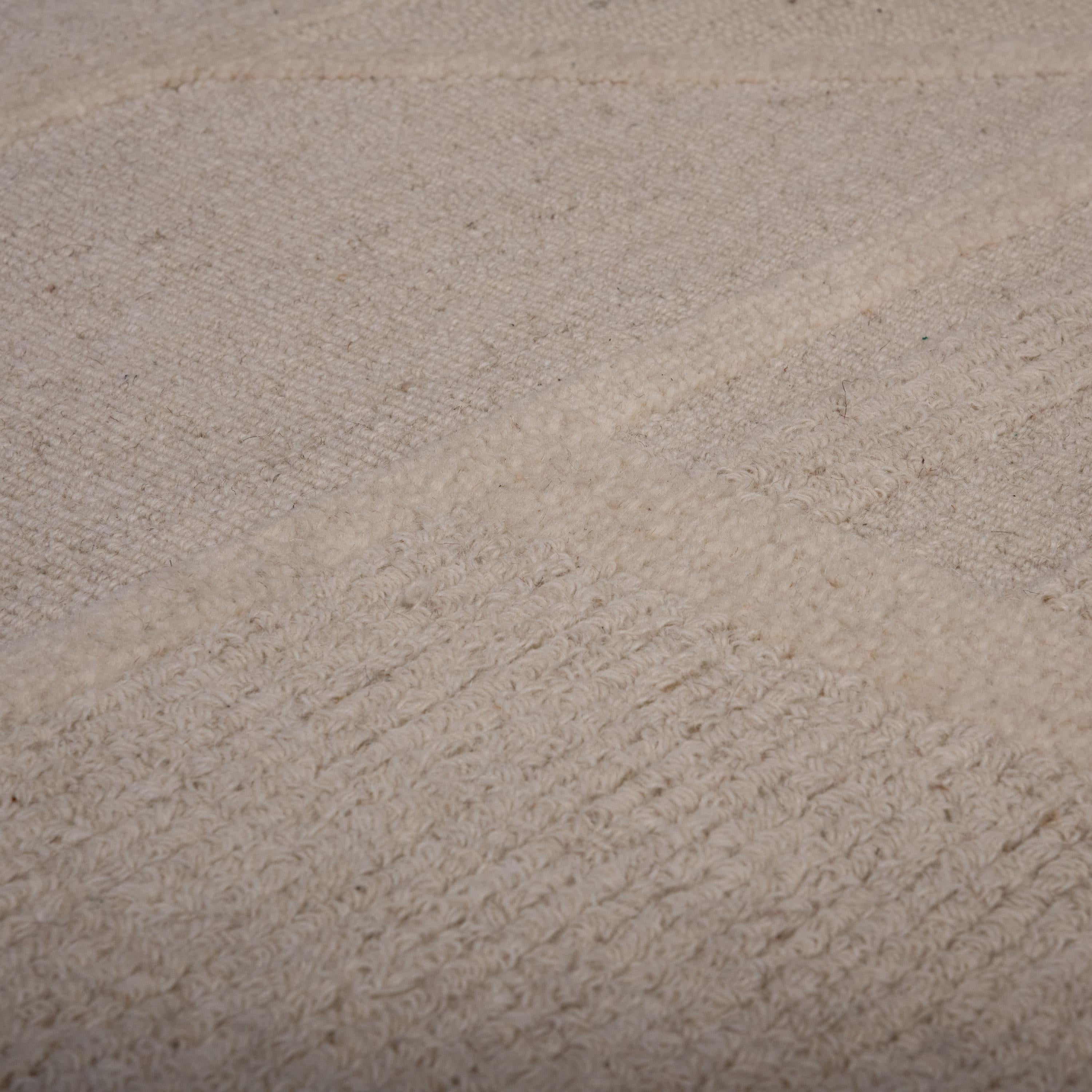 A07201 Area Rug