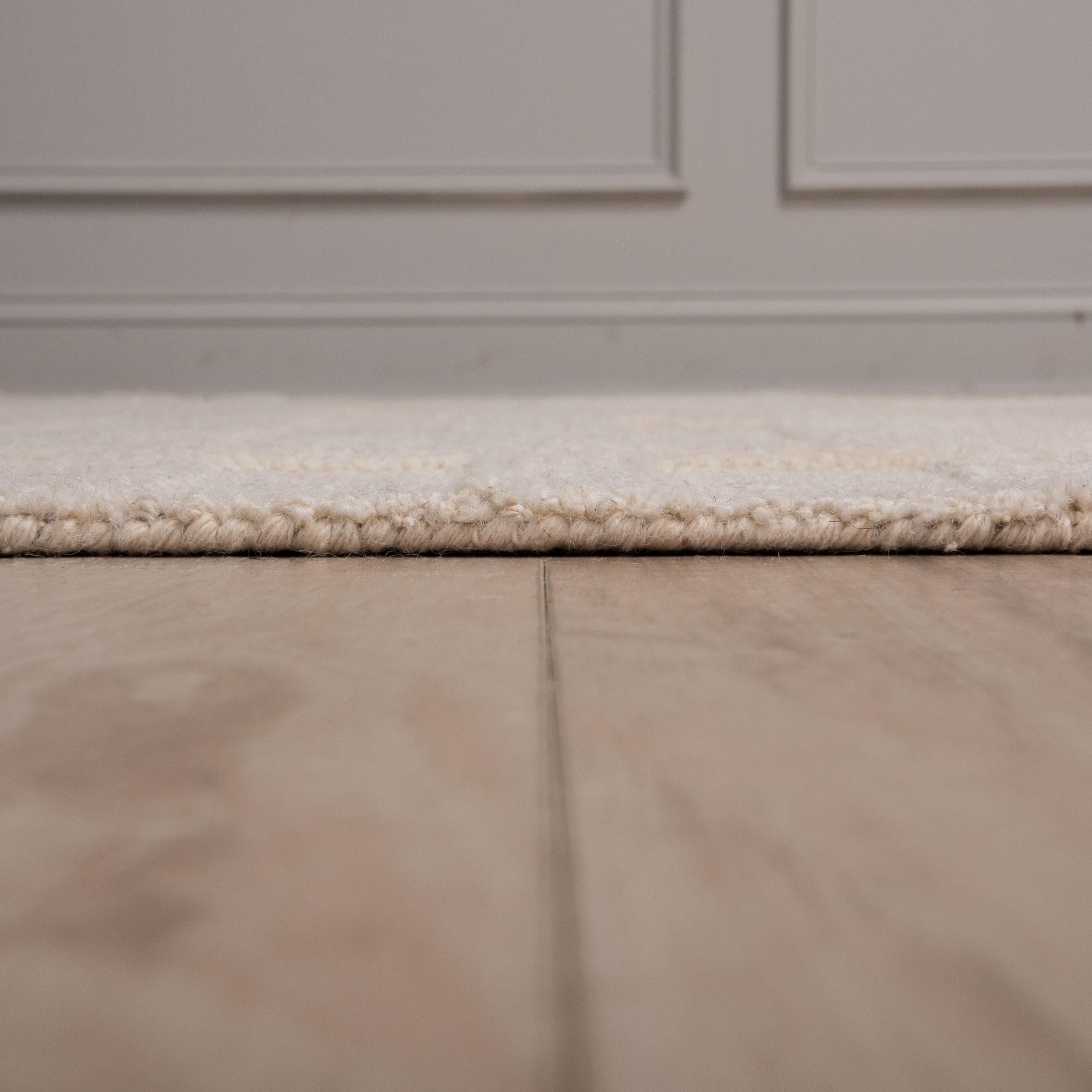 A07201 Area Rug
