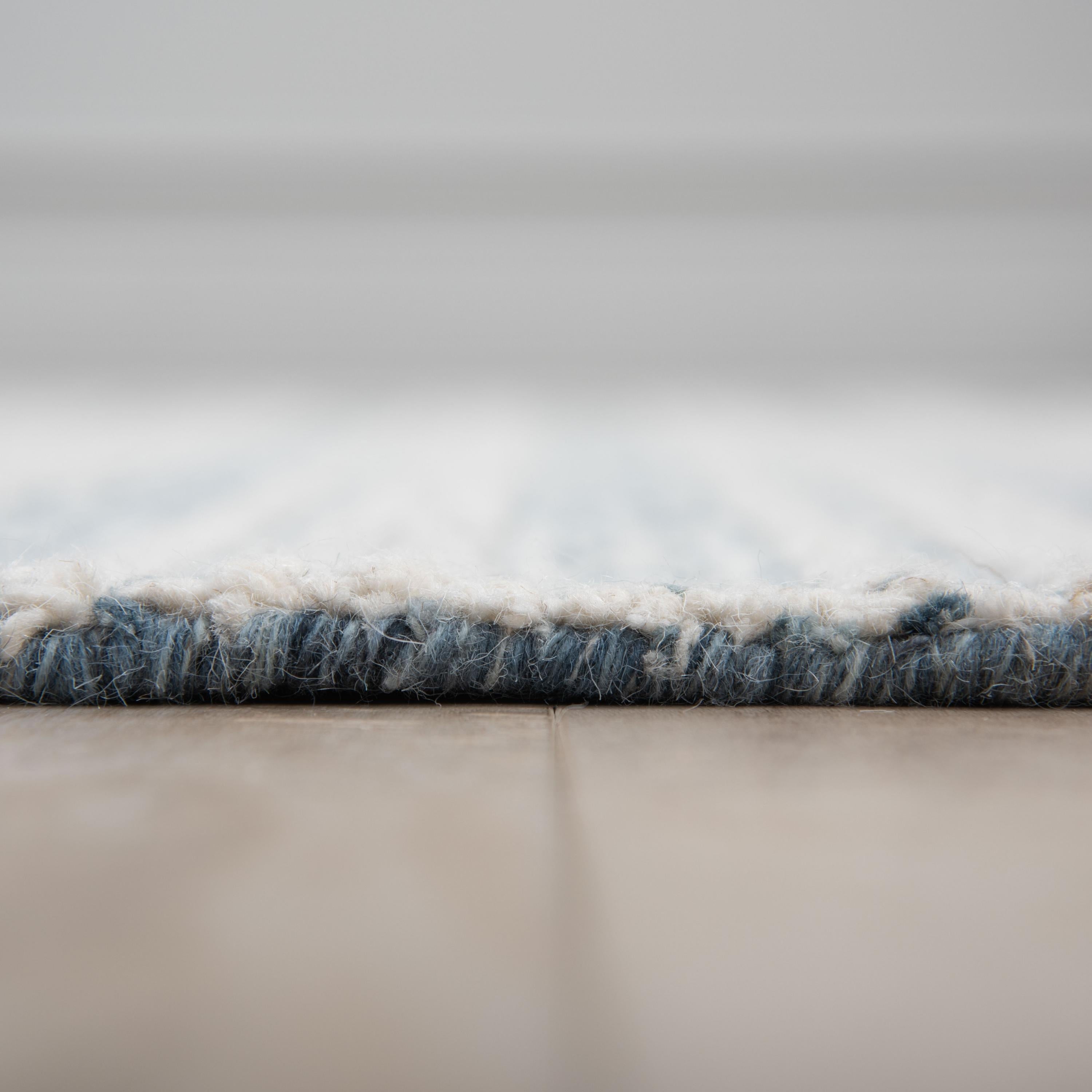A07205 Area Rug