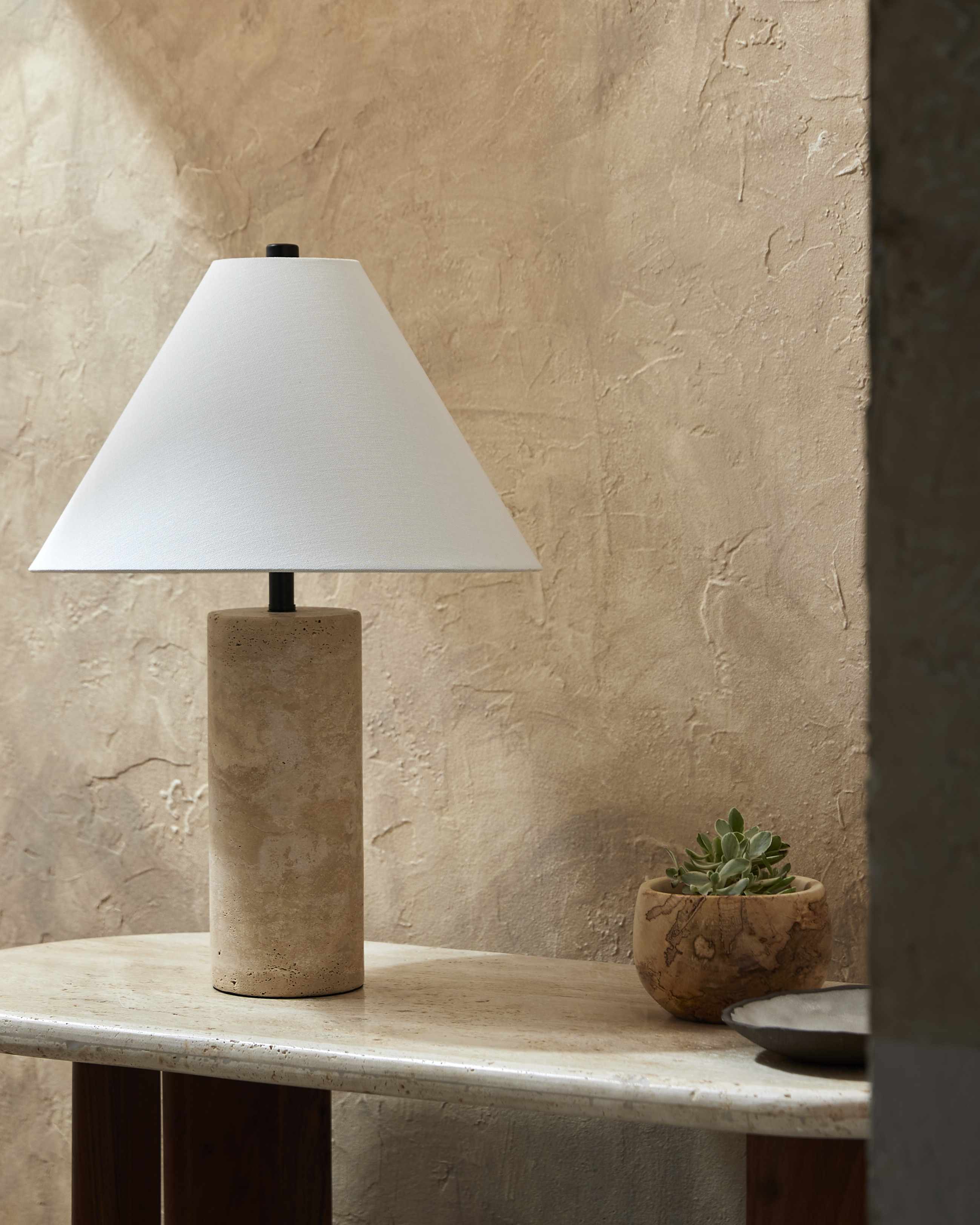 The Boto Table Lamp