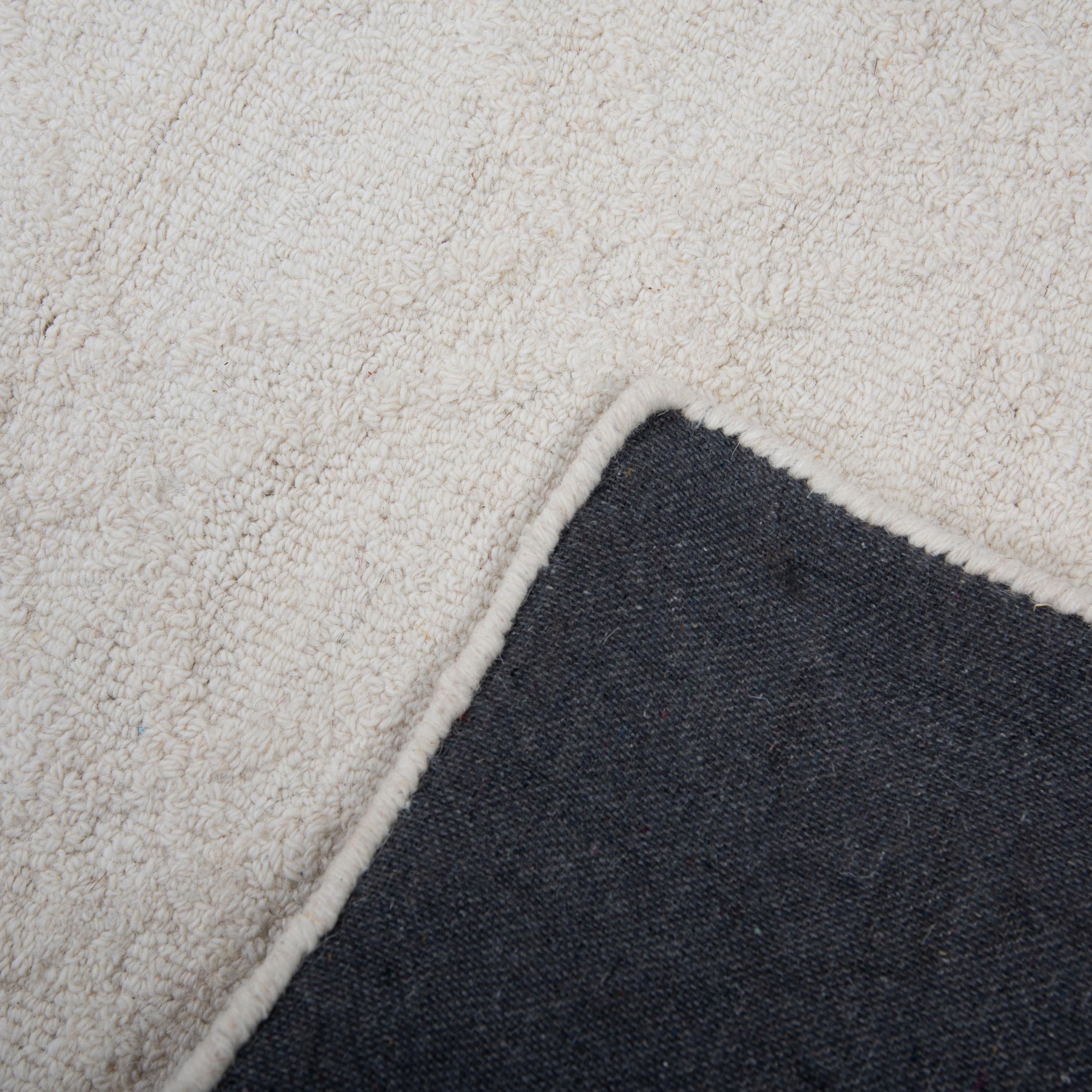 BX04IV Area Rug