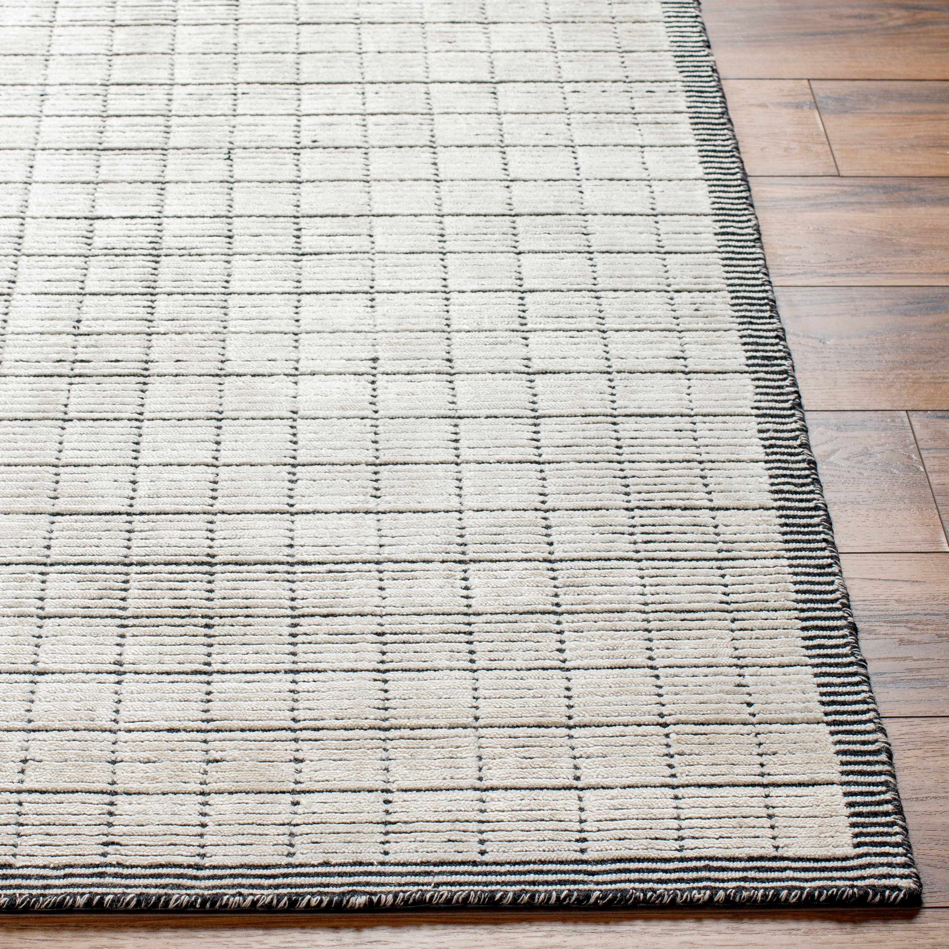 Hand Loomed Idyllic Light Gray Wool & Viscose Area Rug