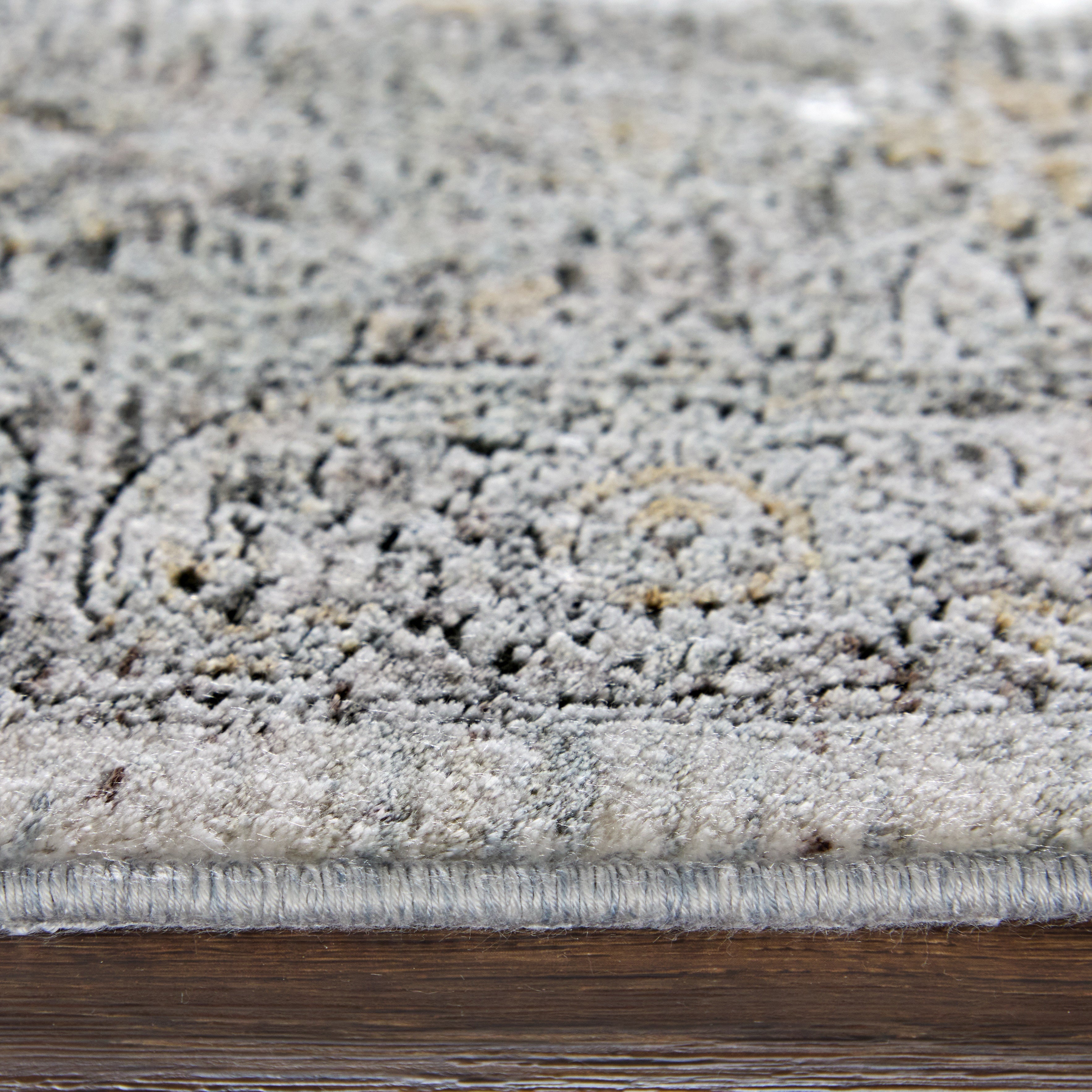 Sarrant Transitional Damask - Gray/Silver/Tan Area Rug