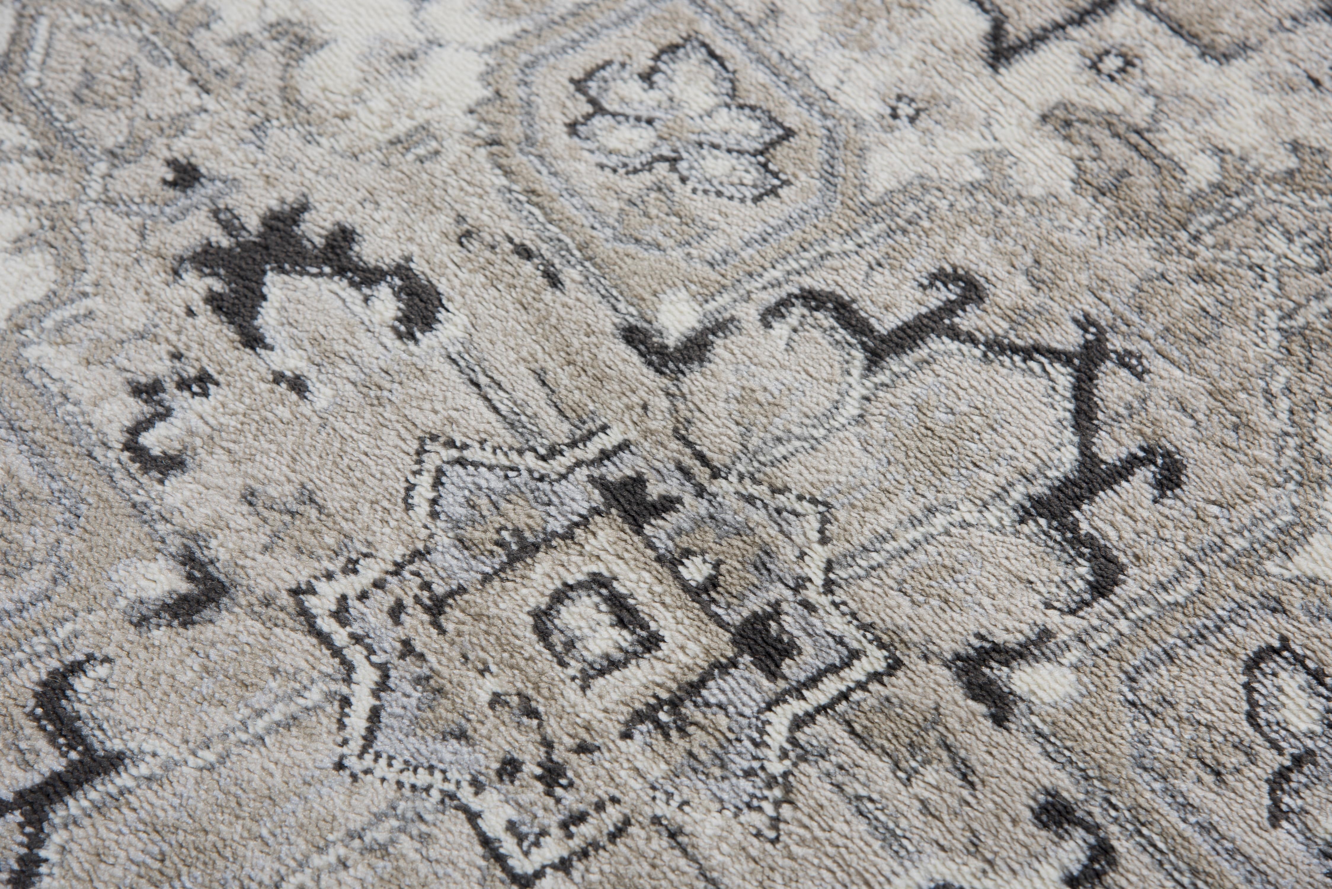 EN7351 Area Rug