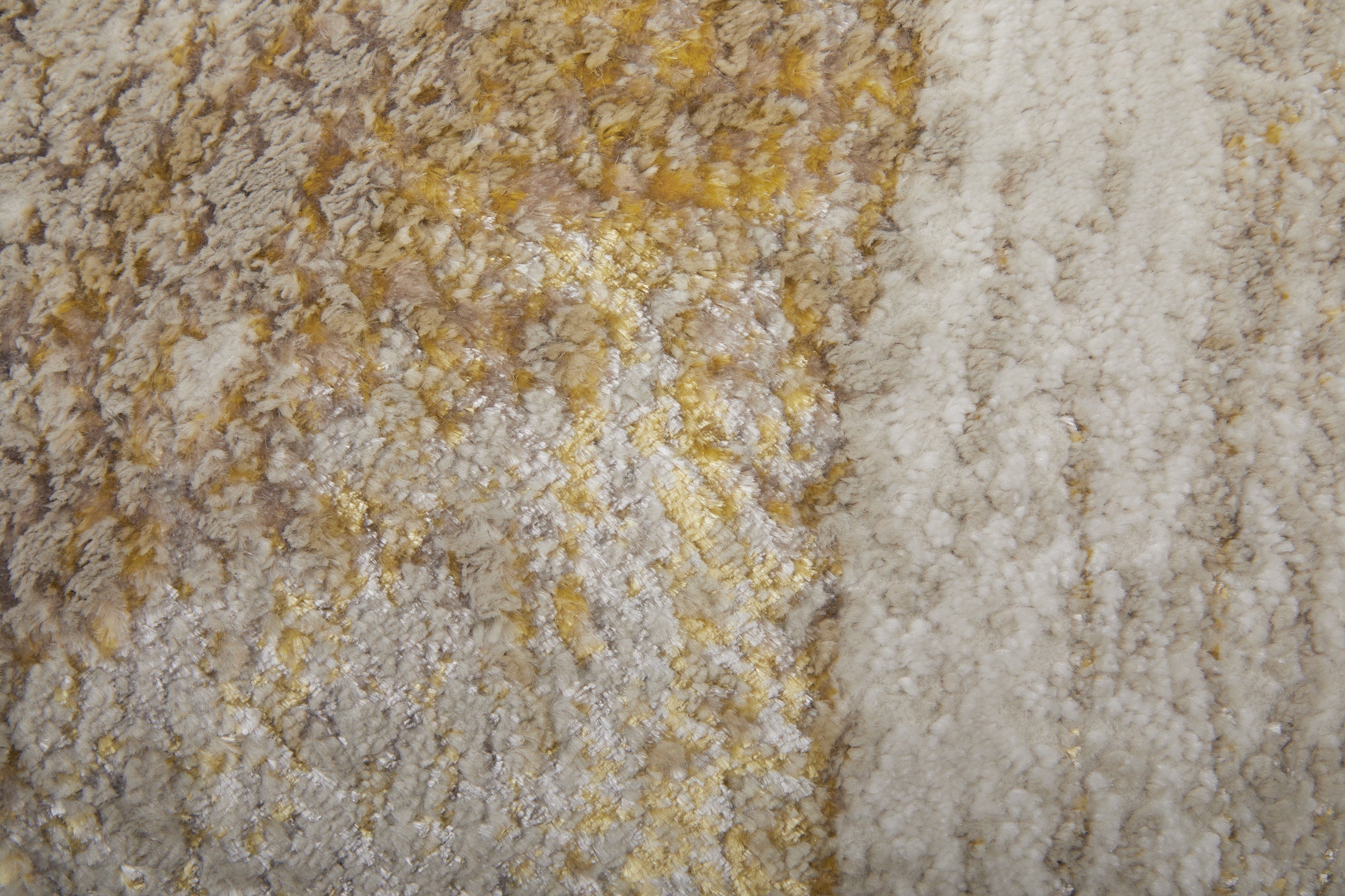 Aura Modern Abstract - Ivory/Taupe/Gold Area Rug