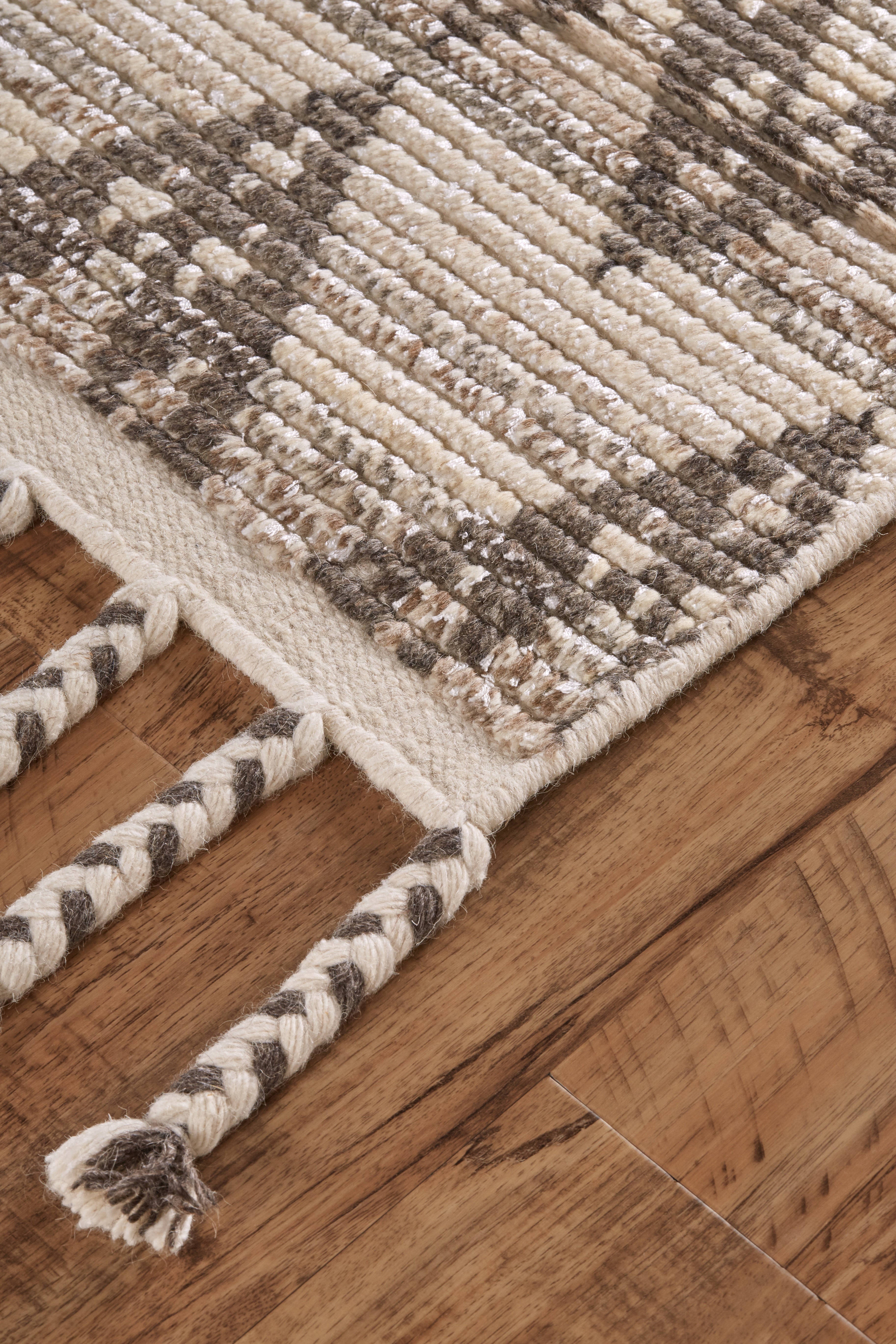 Twain Transitional Diamond - Ivory/Gray/Taupe