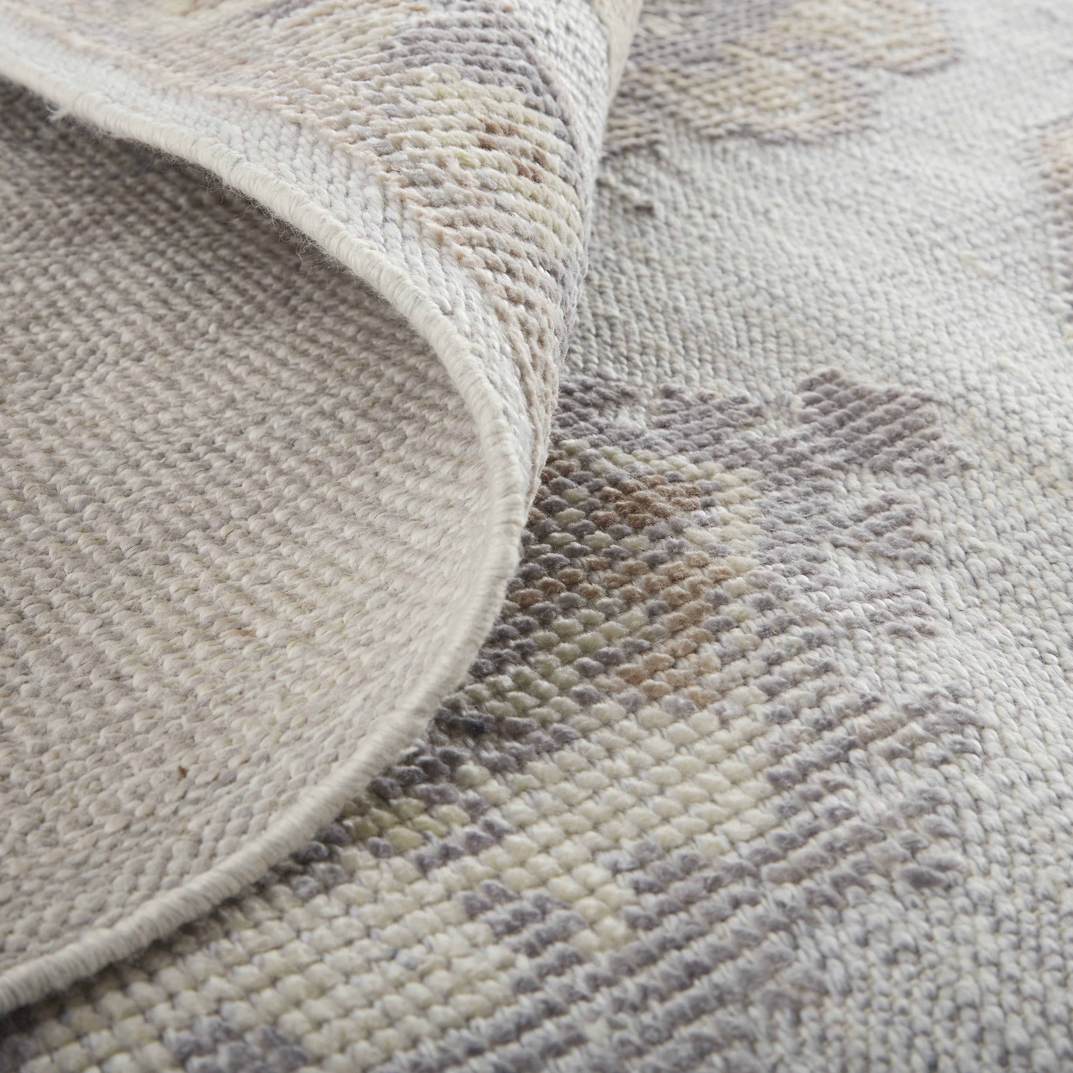 Wendover Transitional Oriental - Ivory/Silver/Tan Area Rug