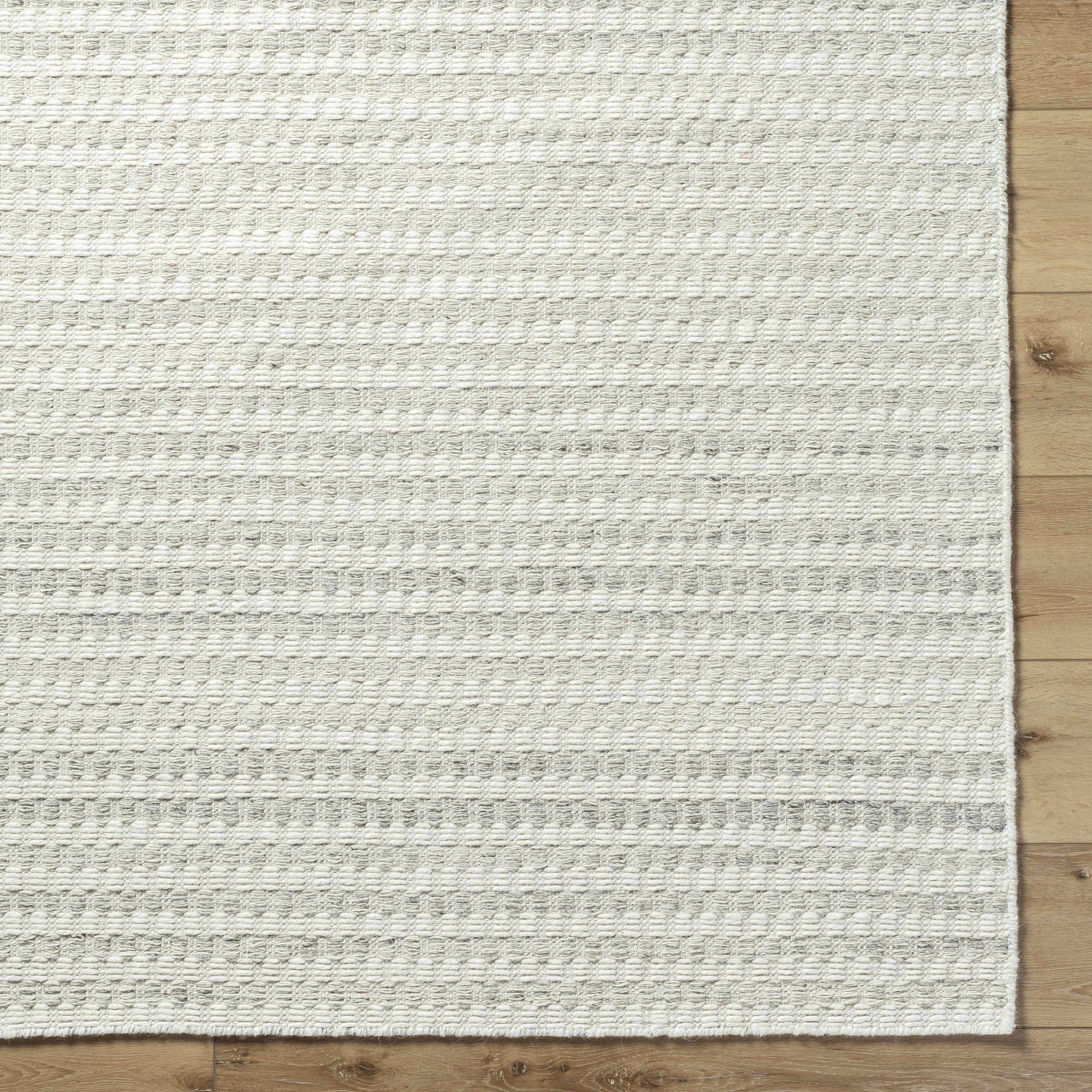 Regal Alluring Wool Handwoven Area Rug