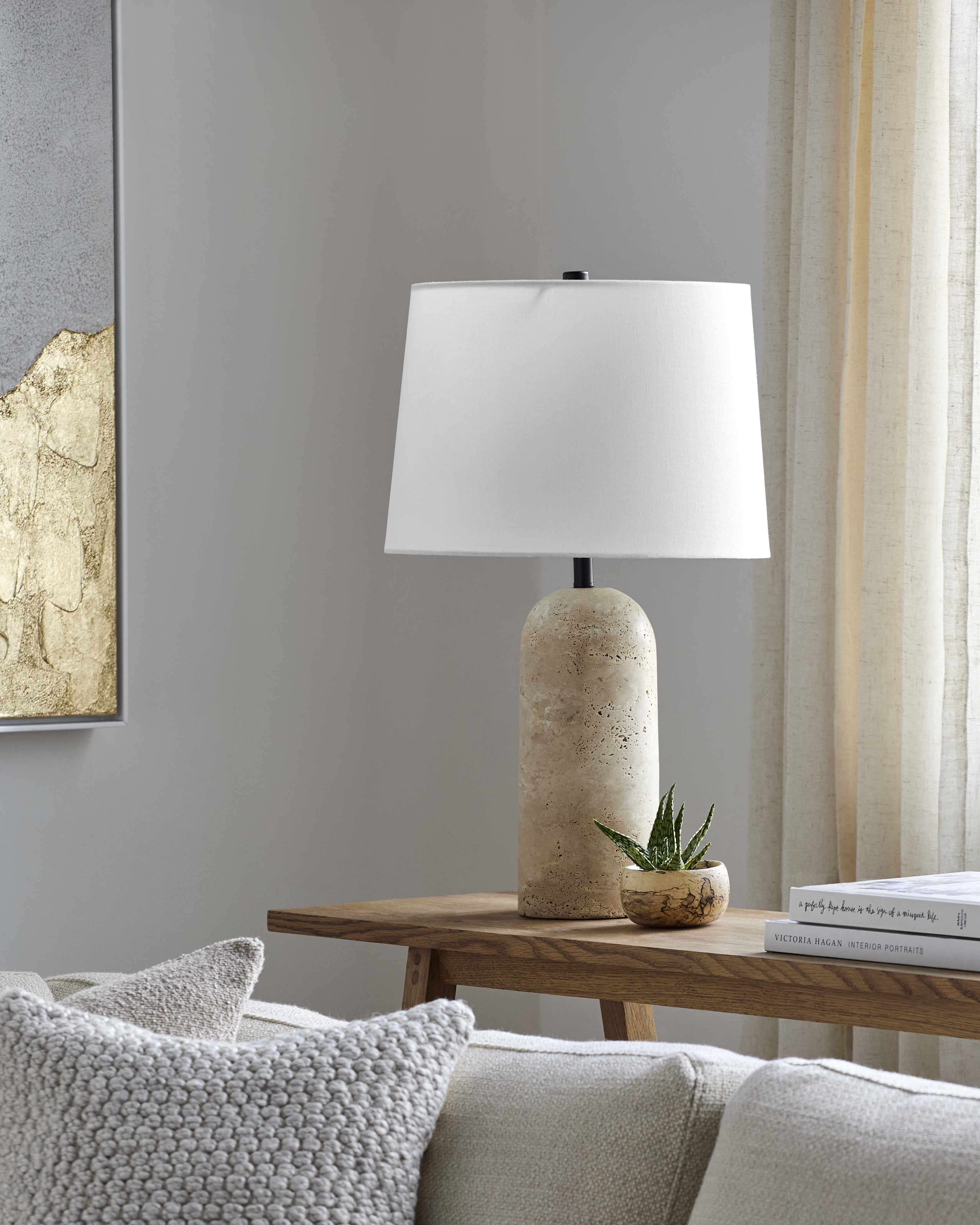 The Estara Table Lamp