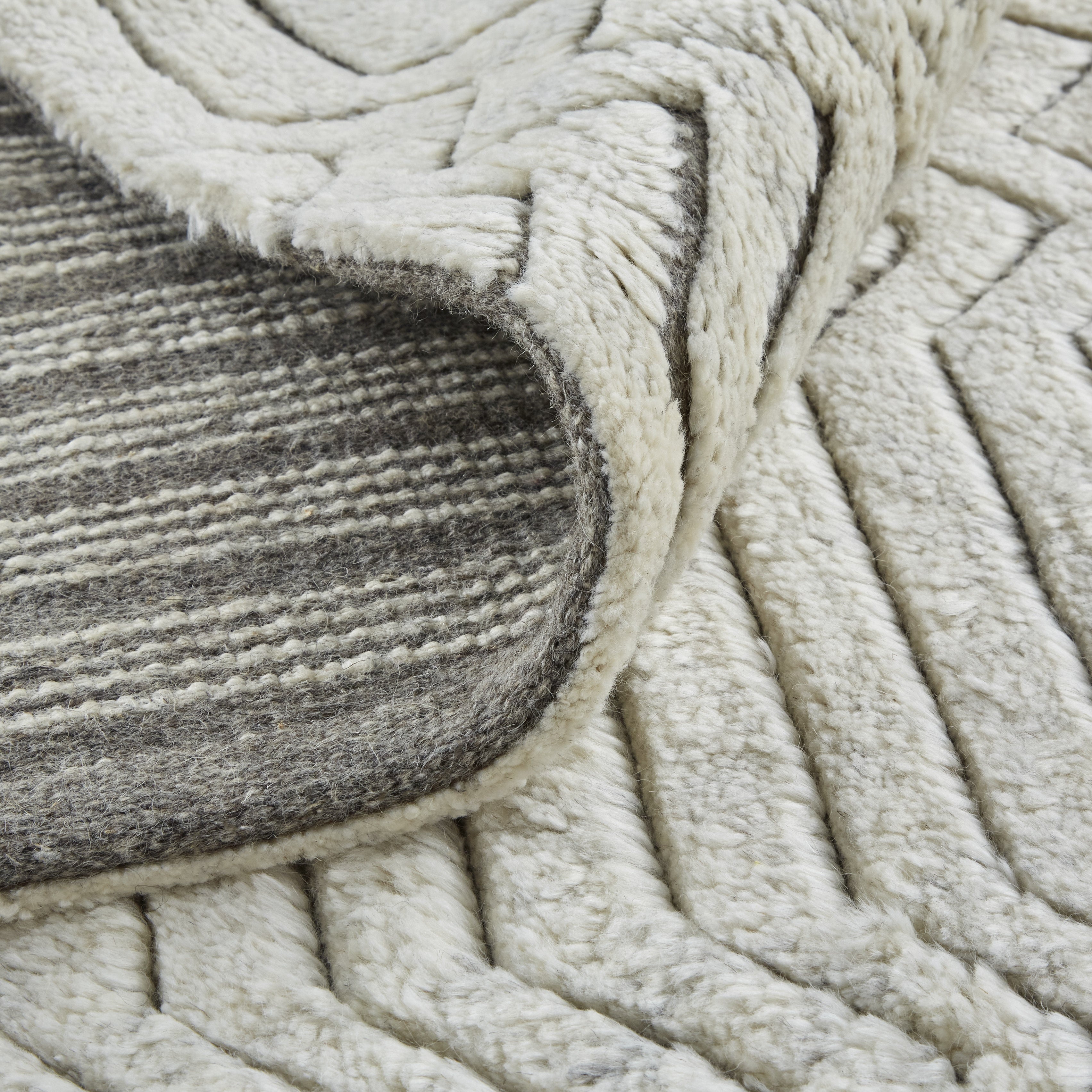 Matson Transitional Solid - Ivory Area Rug