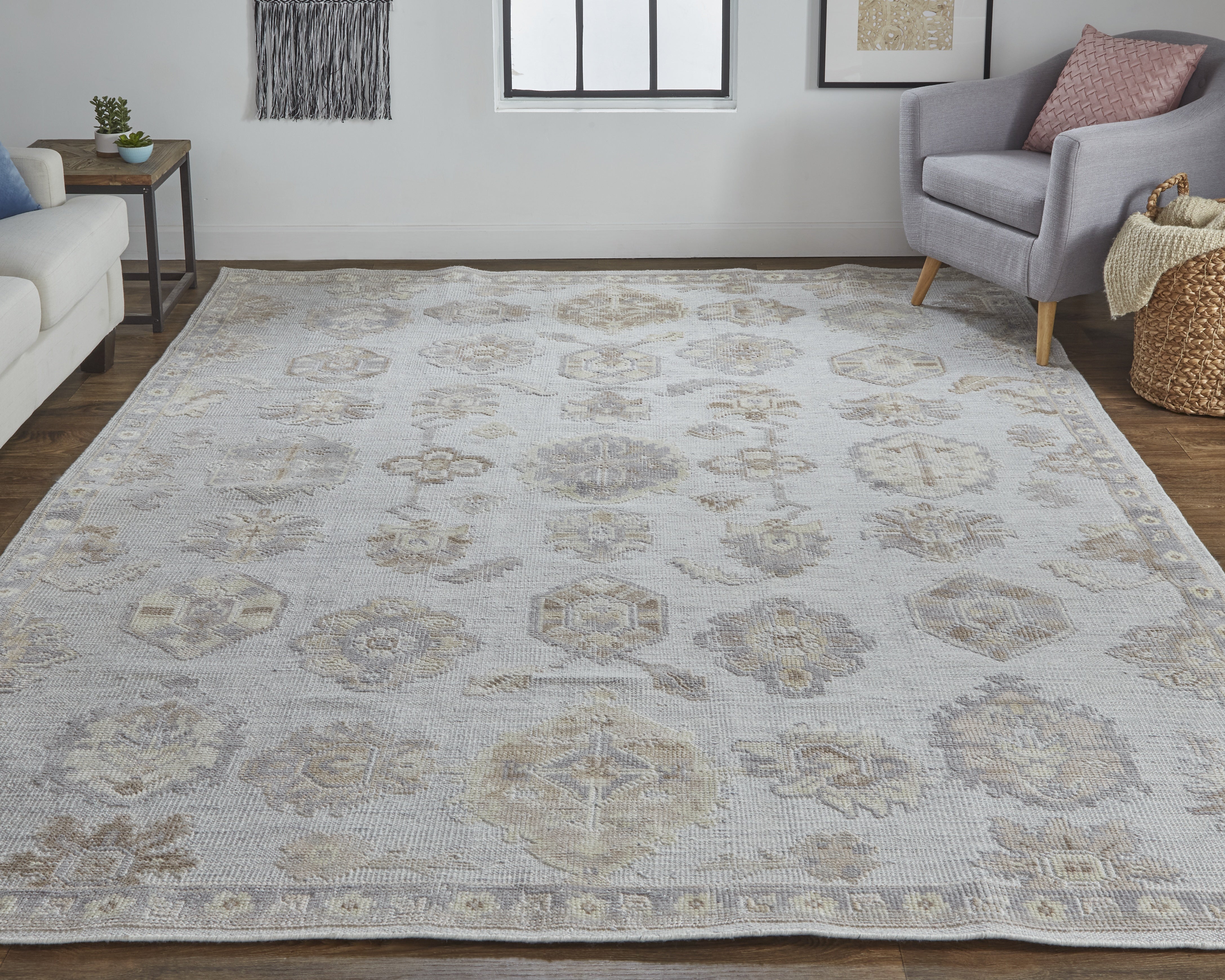 Wendover Transitional Oriental - Ivory/Silver/Tan Area Rug
