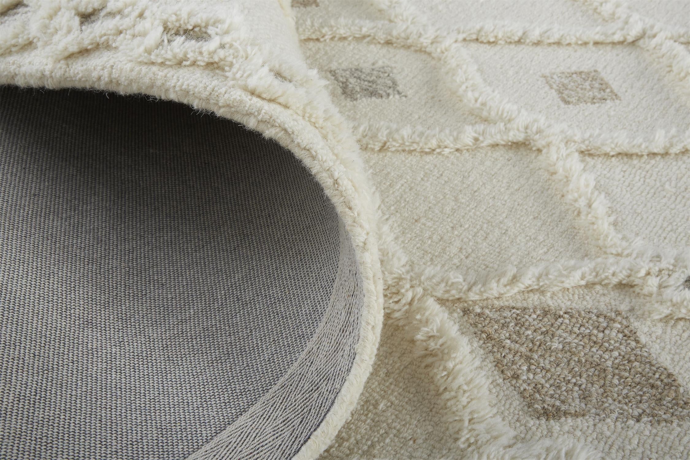 Anica Transitional Trellis & Lattice - Ivory/Tan/Silver Area Rug