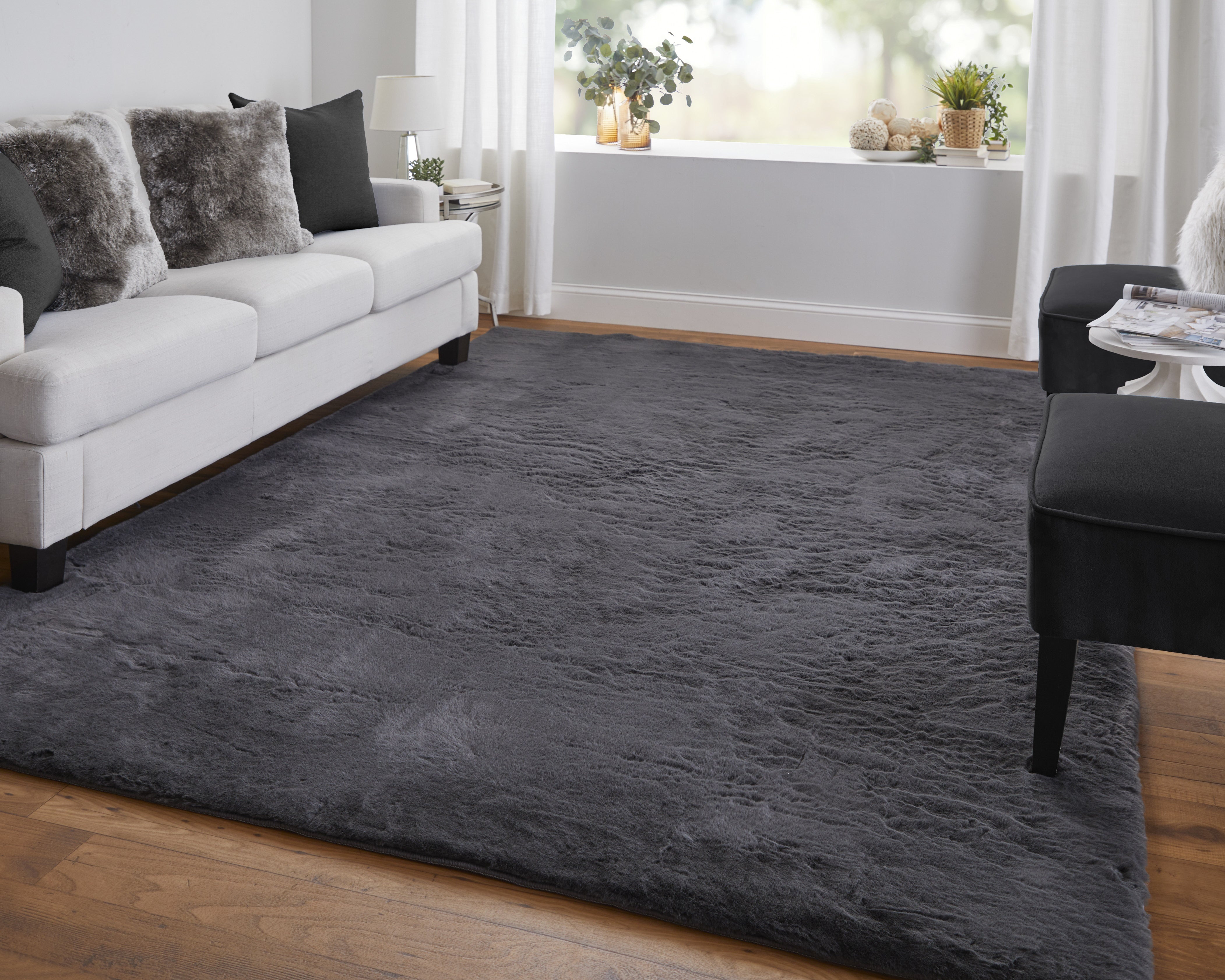Luxe Velour Modern Solid - Taupe/Black Area Rug