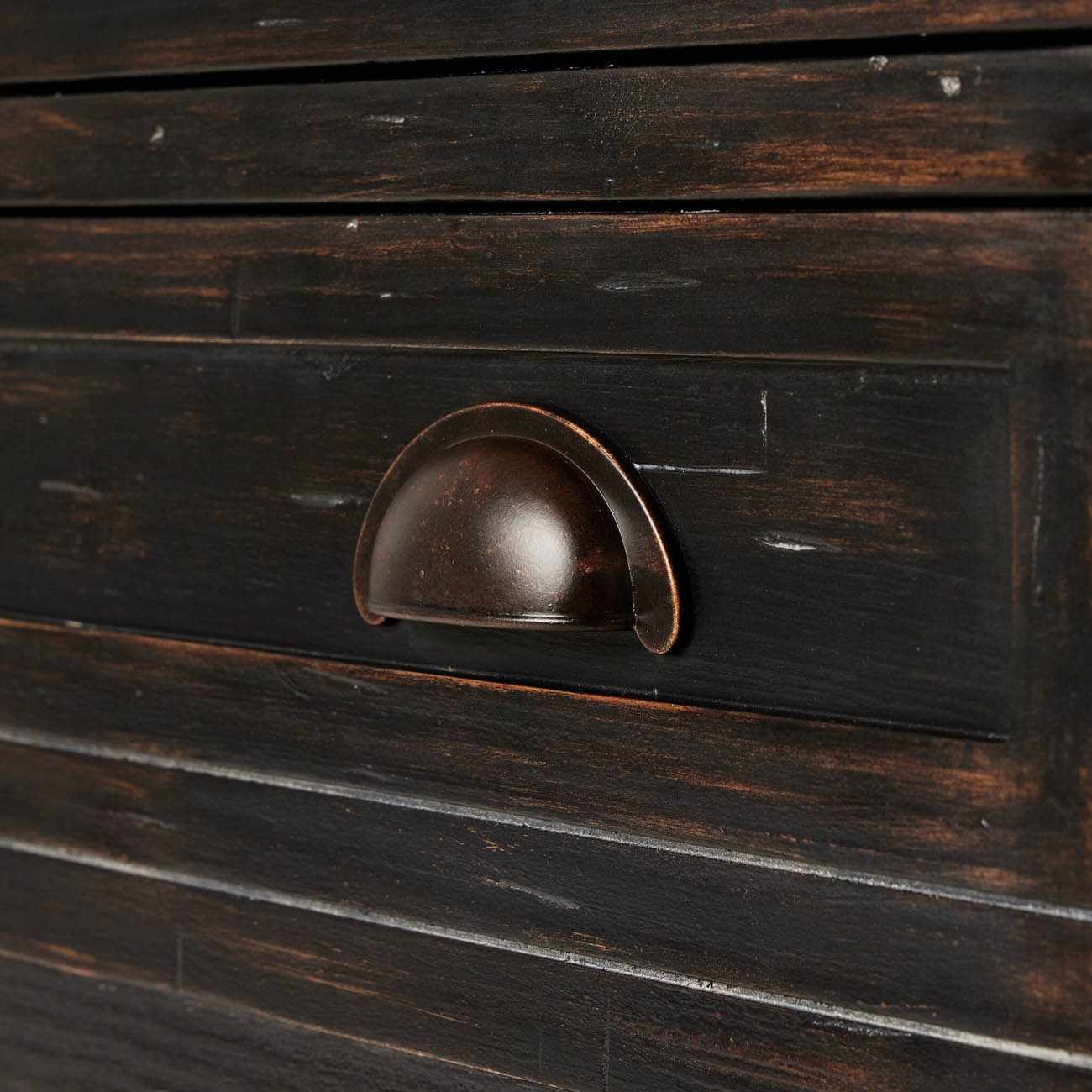 Van Thiel Dresser