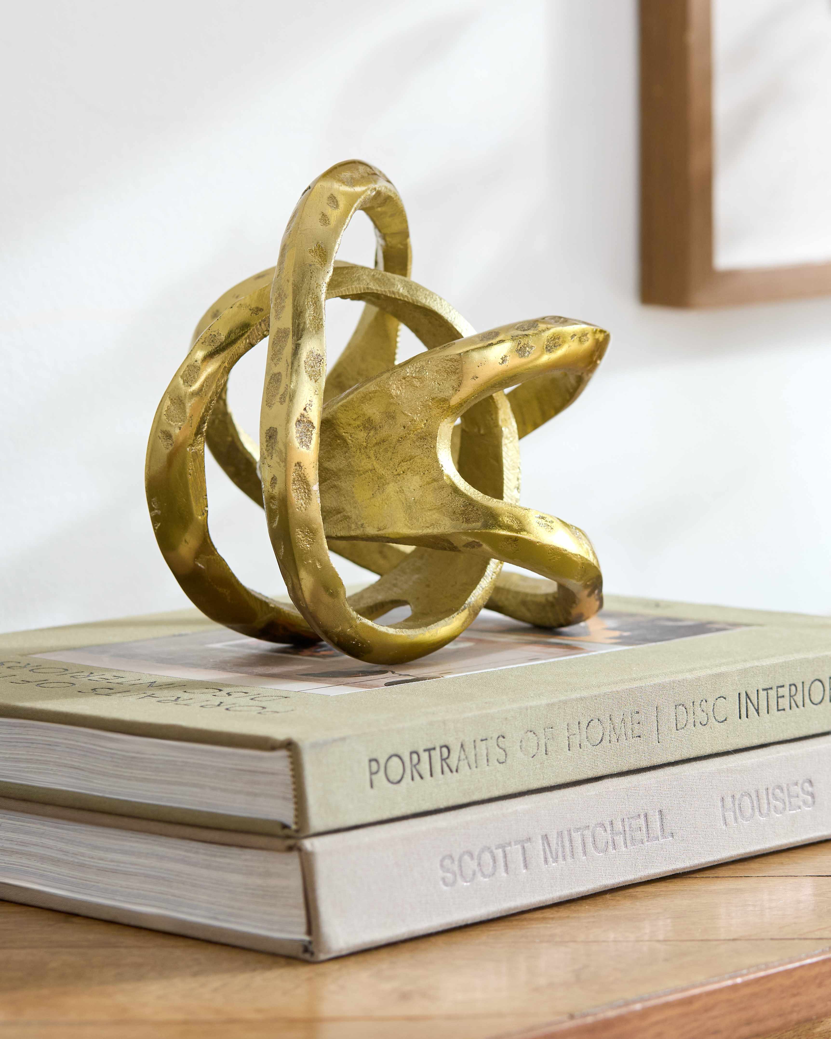 The Rowan Decor Piece