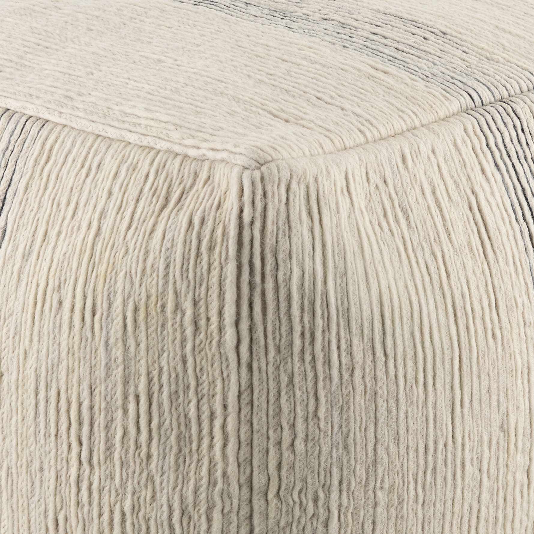 The Tallinn Pouf