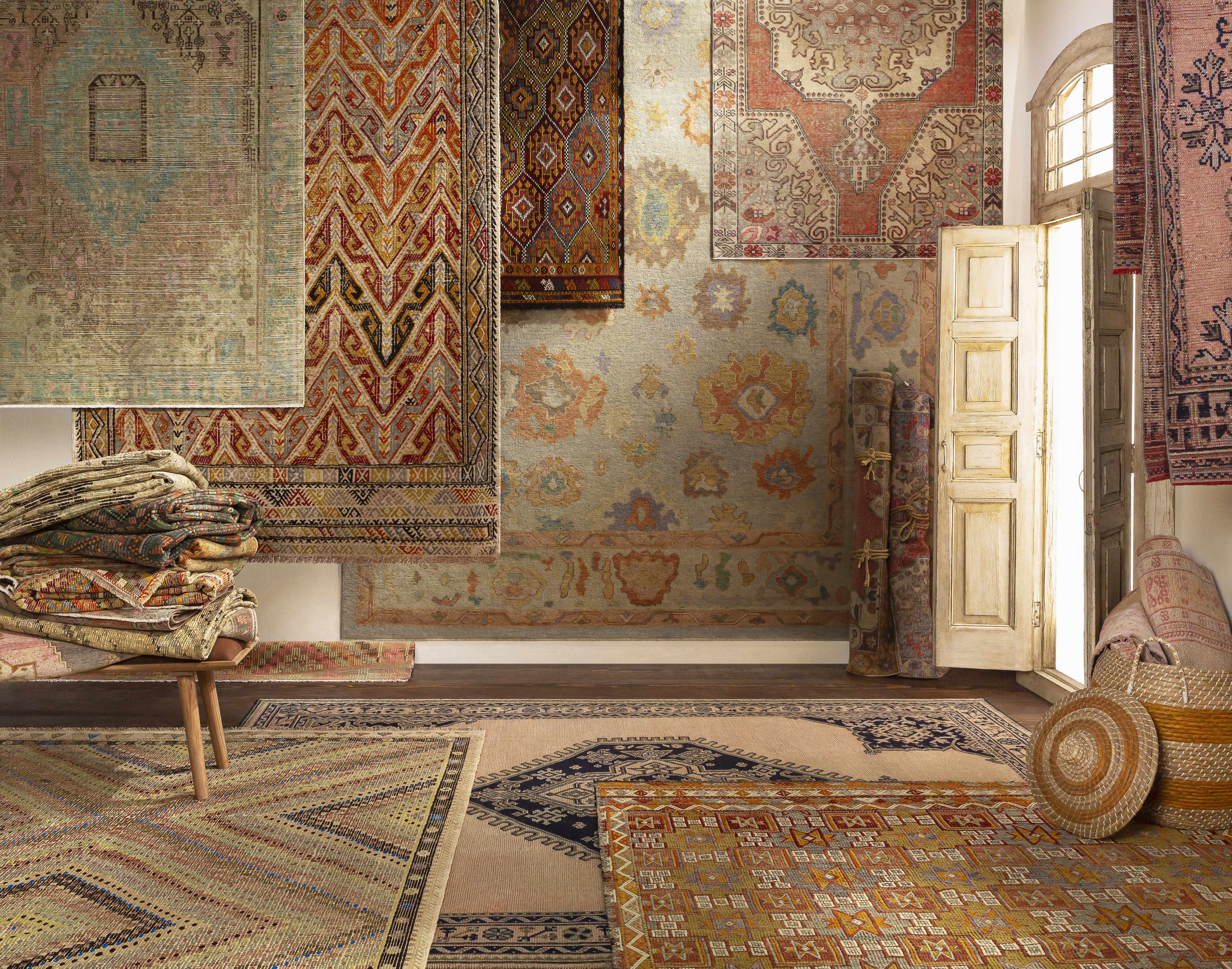 Unique 7x10 Hand Knotted Traditional Medallion Wool Area Rug
