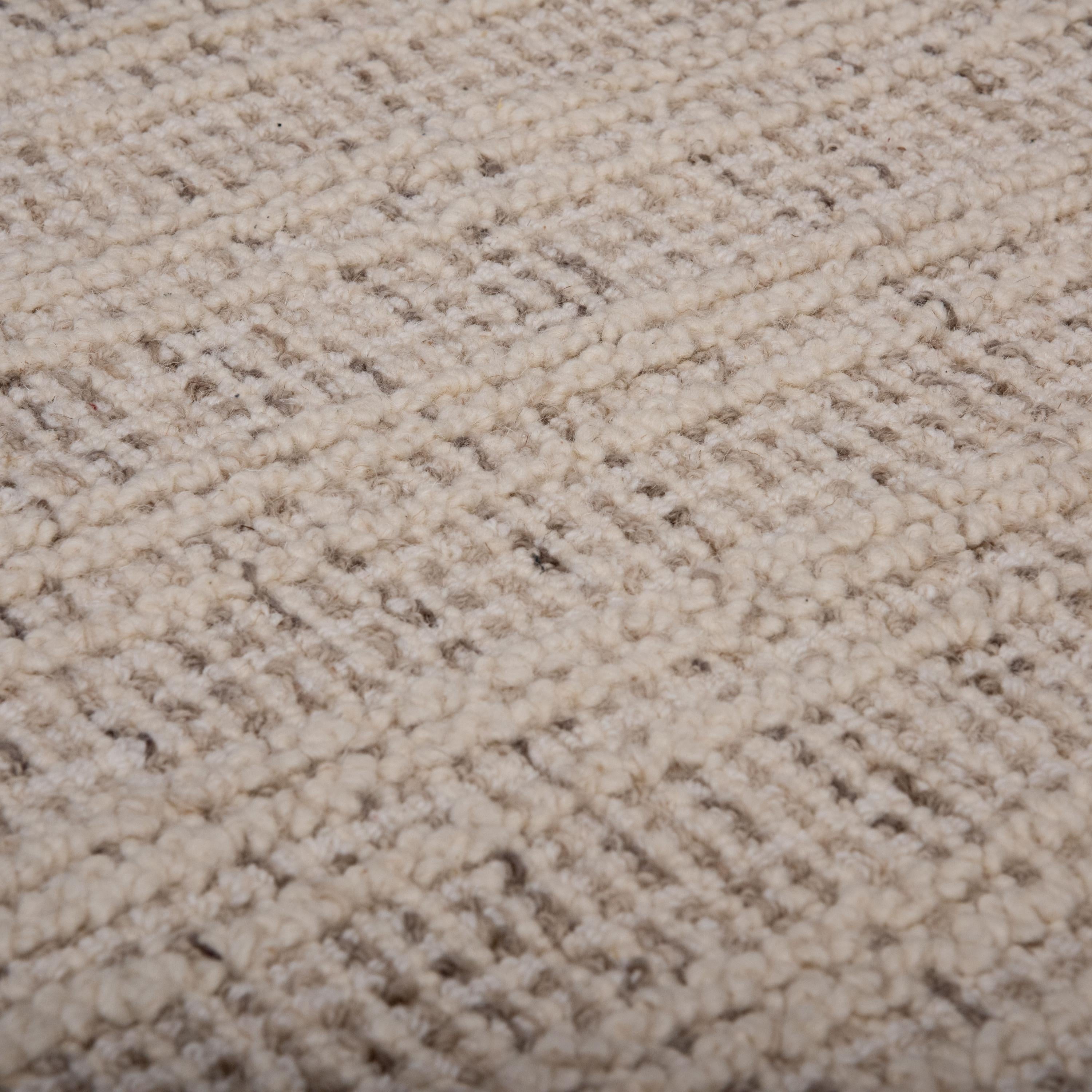 A07203 Area Rug