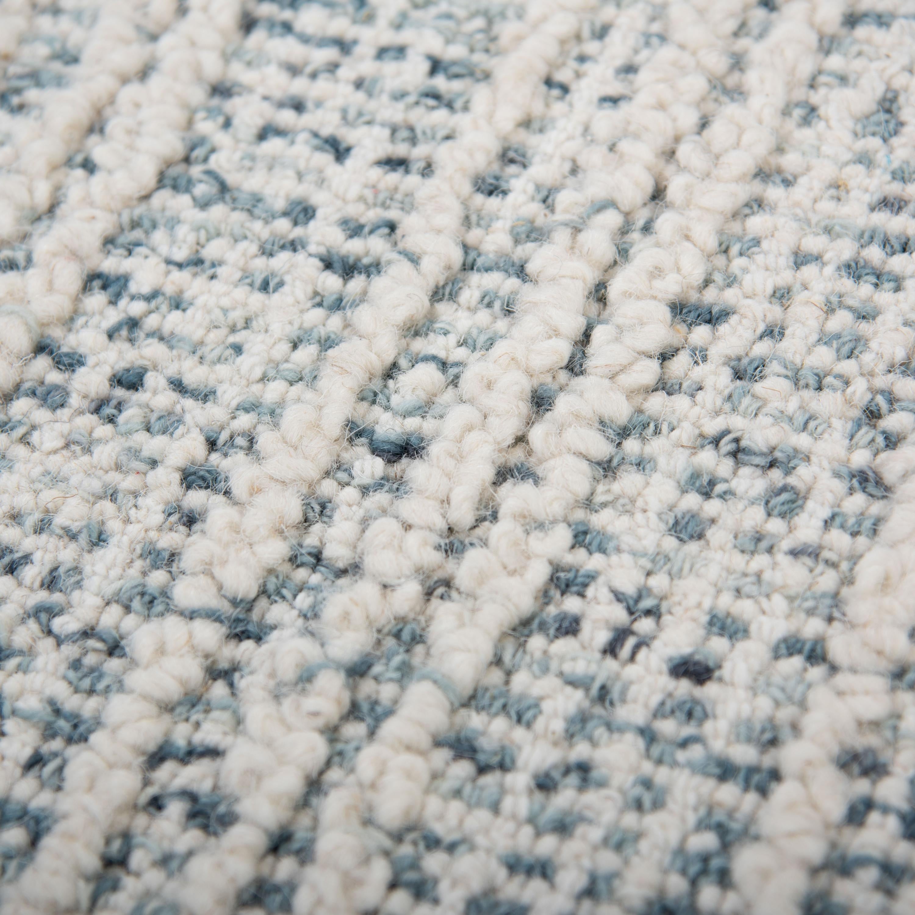 A07205 Area Rug