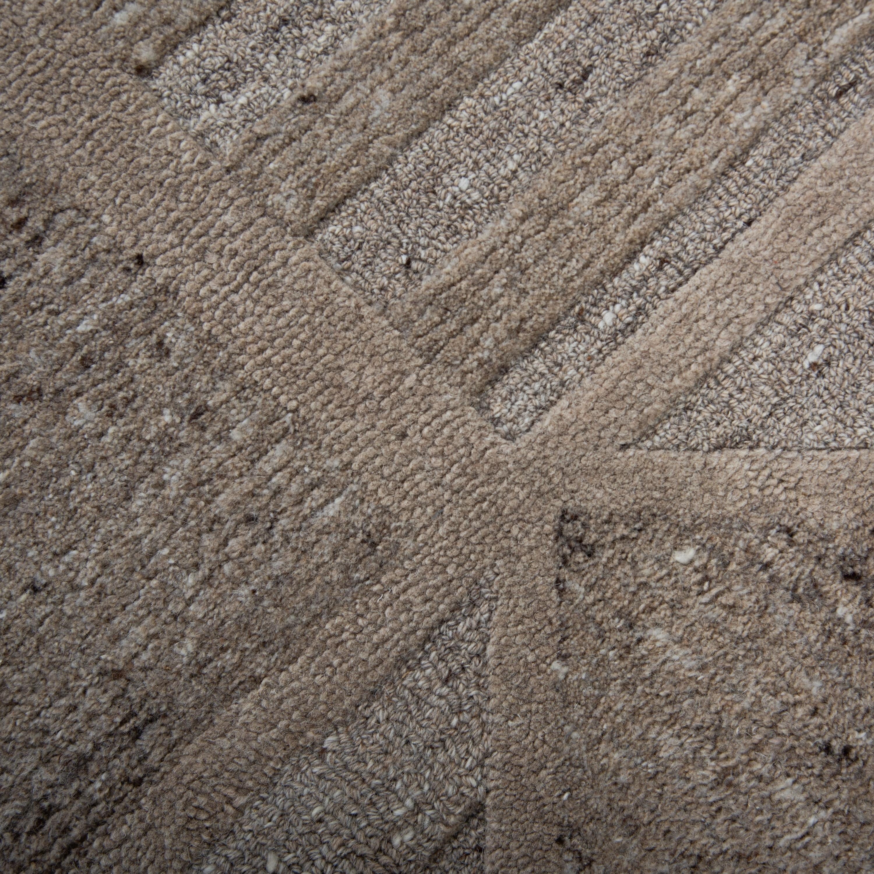 A07211 Area Rug