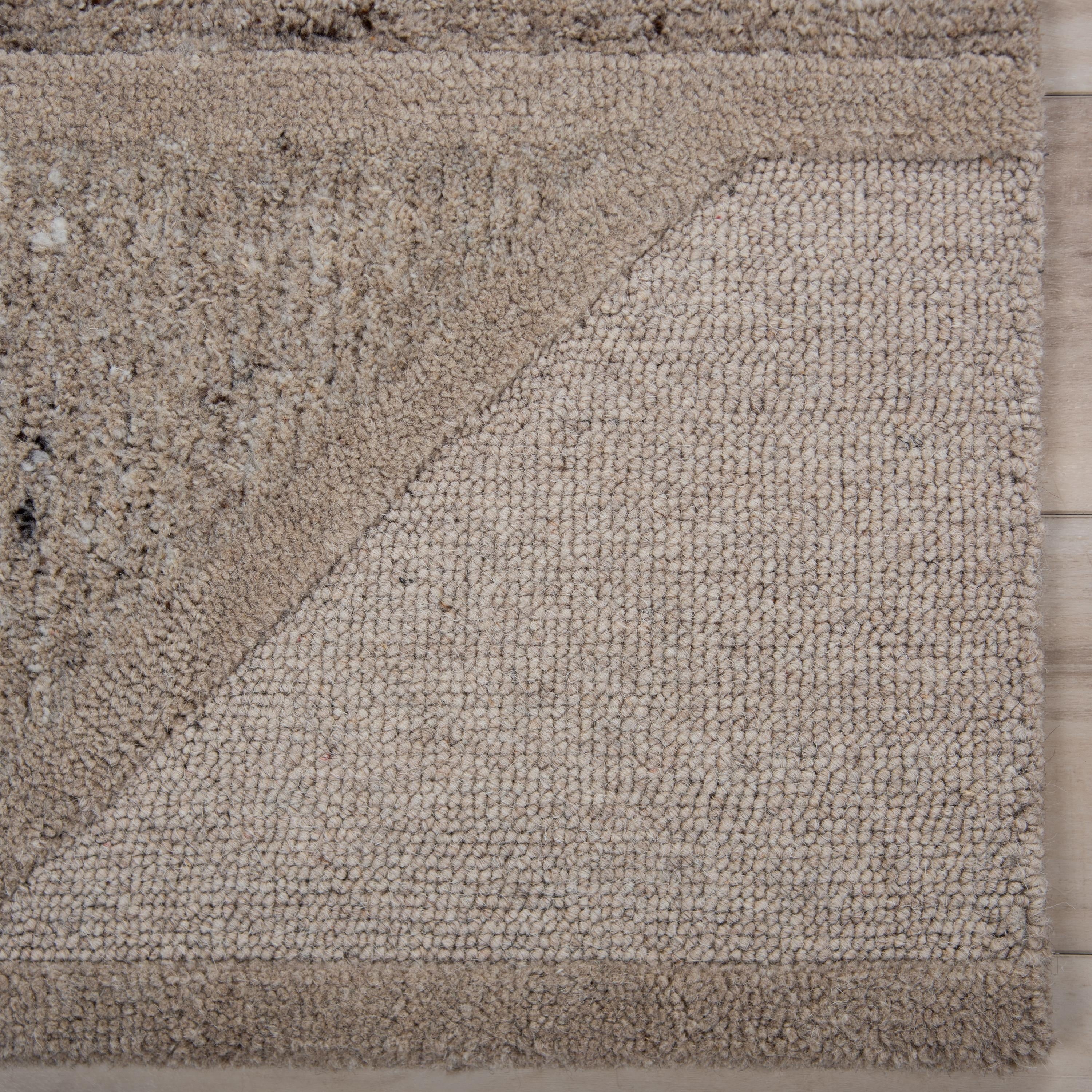 A07211 Area Rug