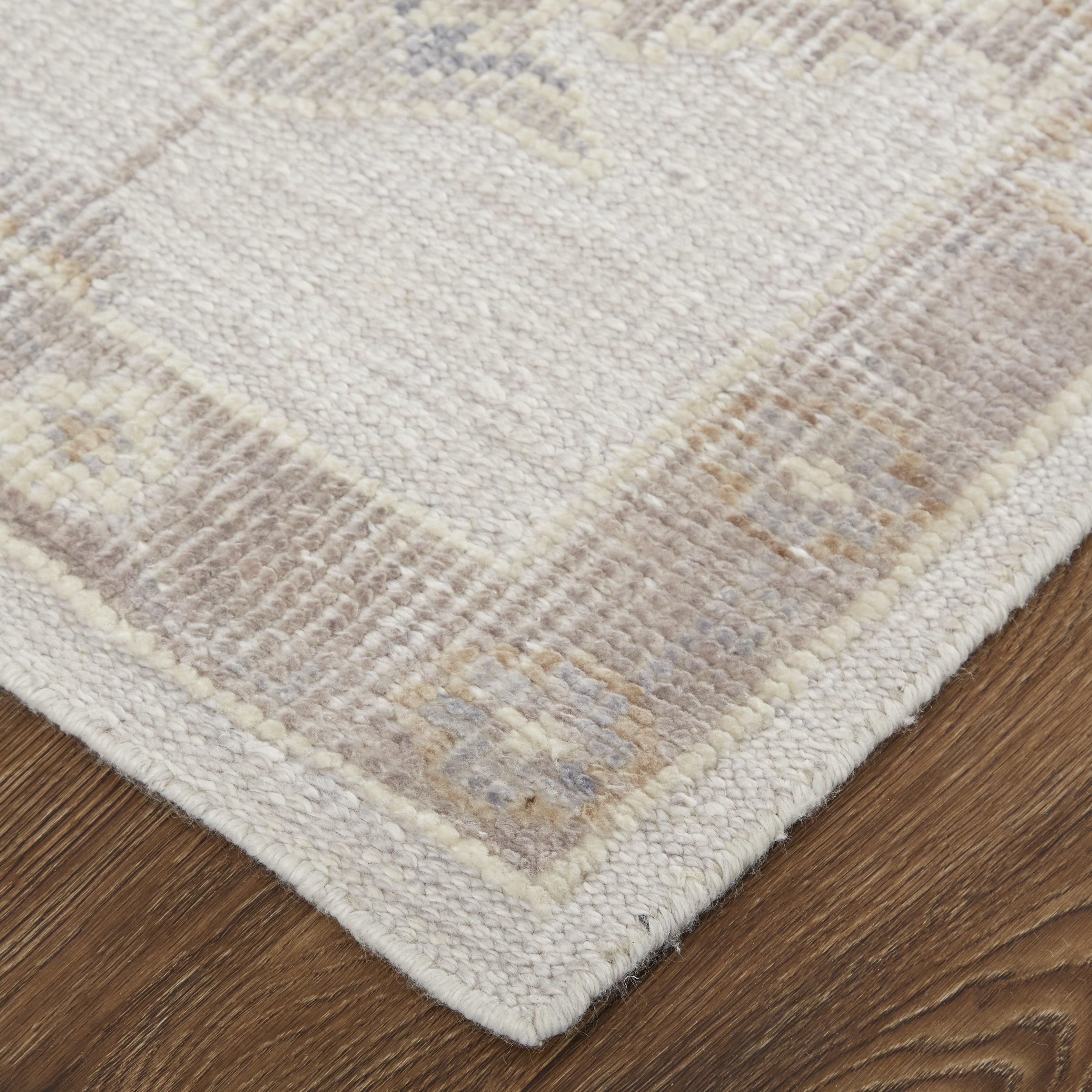 Wendover Transitional Oriental - Ivory/Tan Area Rug