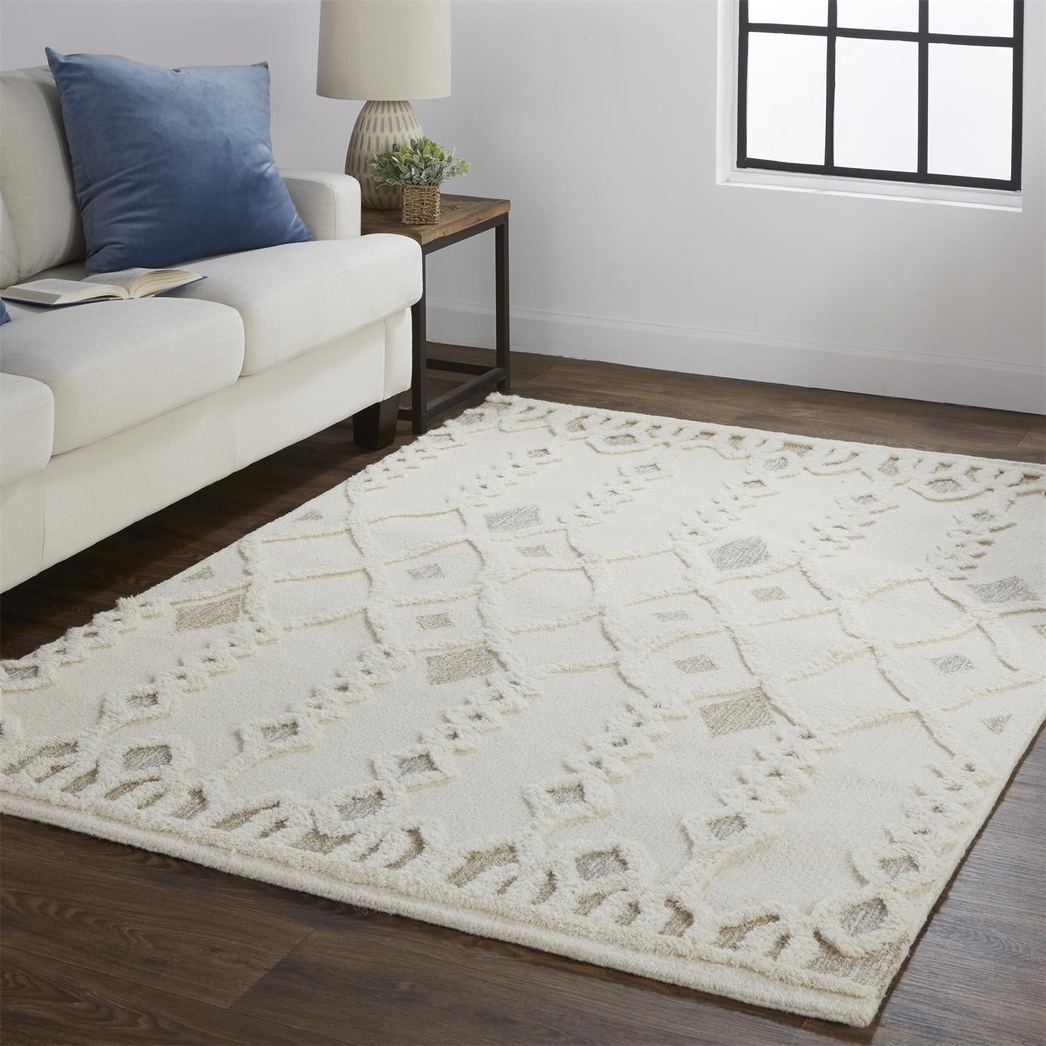 Anica Transitional Trellis & Lattice - Ivory/Tan/Silver Area Rug