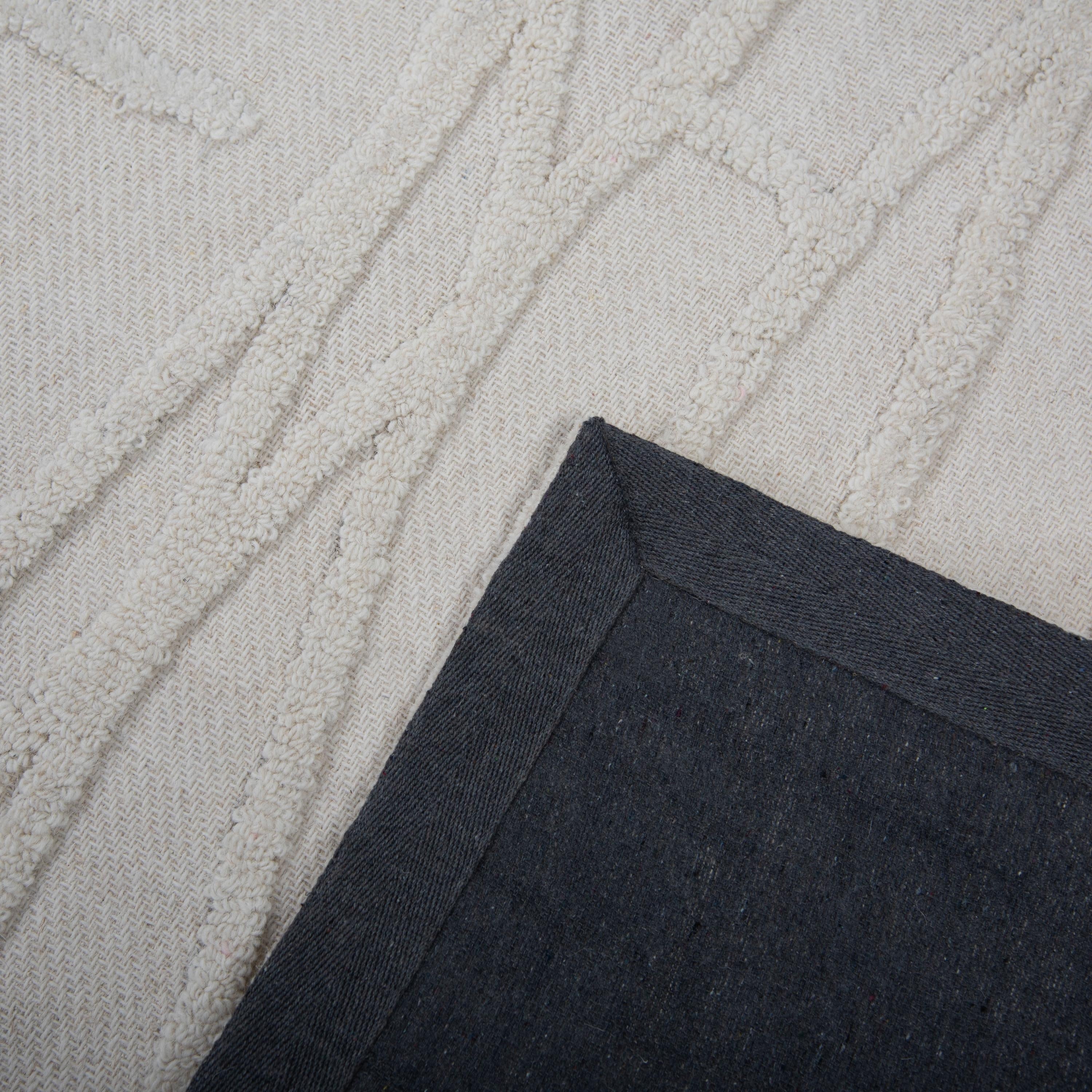 BX01IV Area Rug