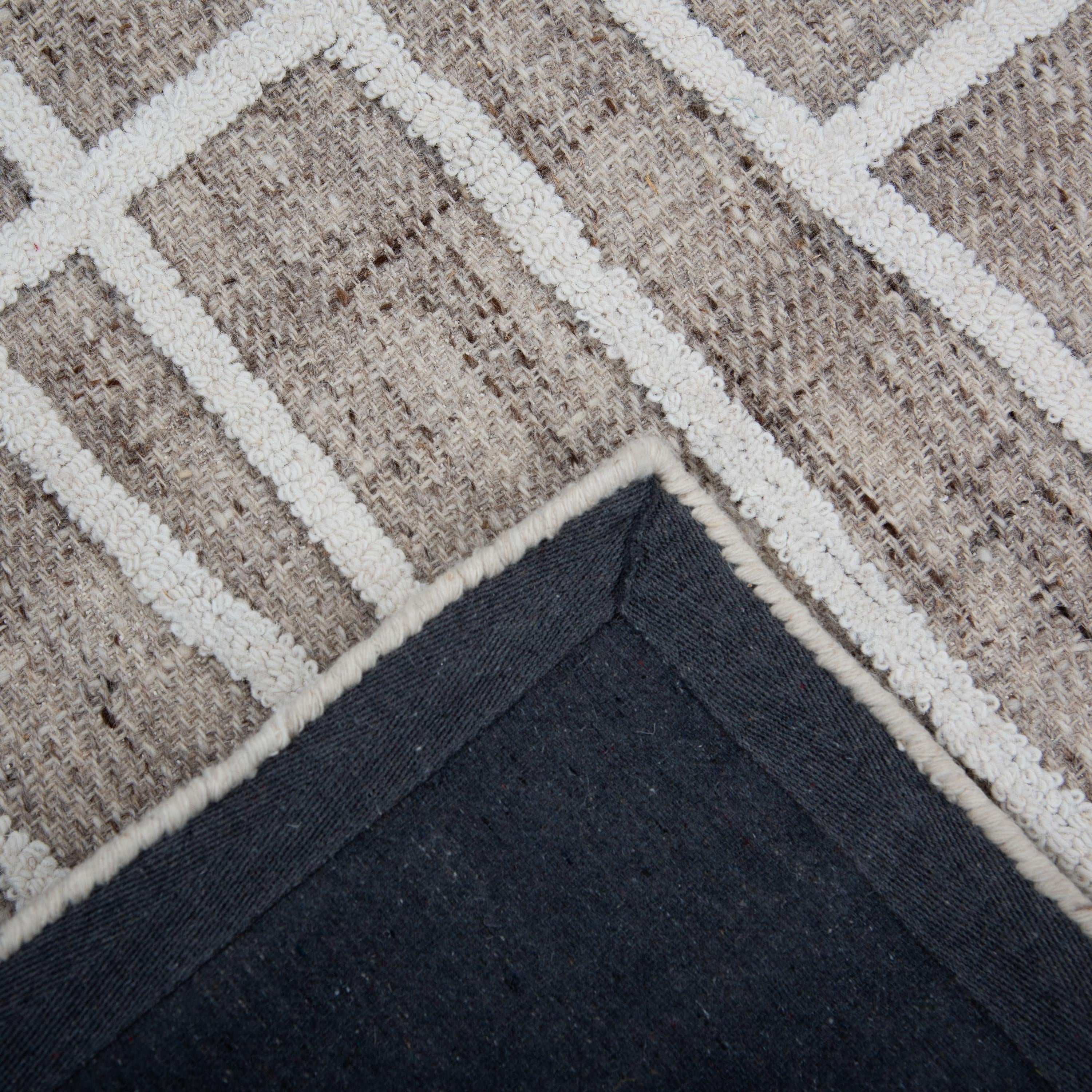 BX01TN Area Rug