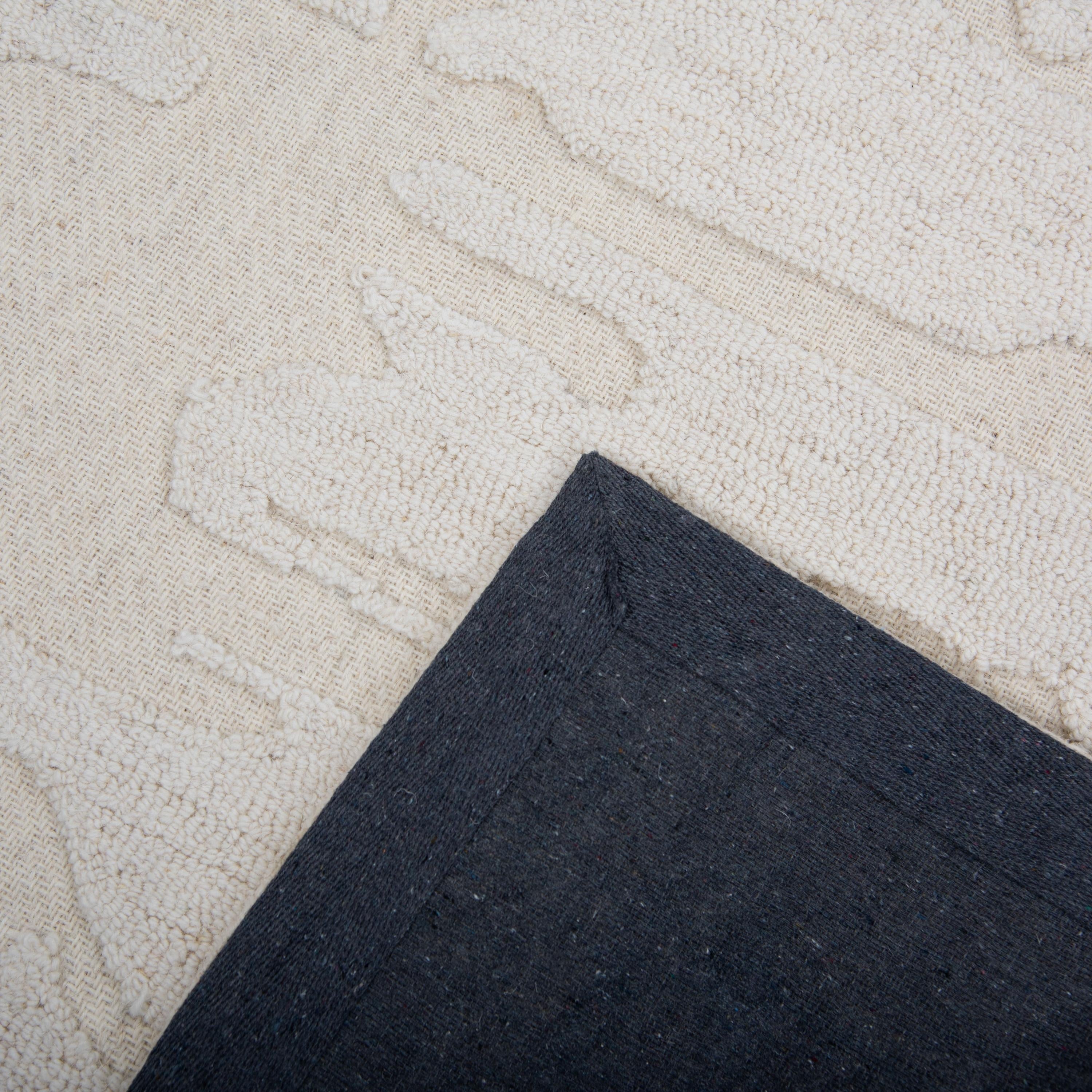BX02IV Area Rug