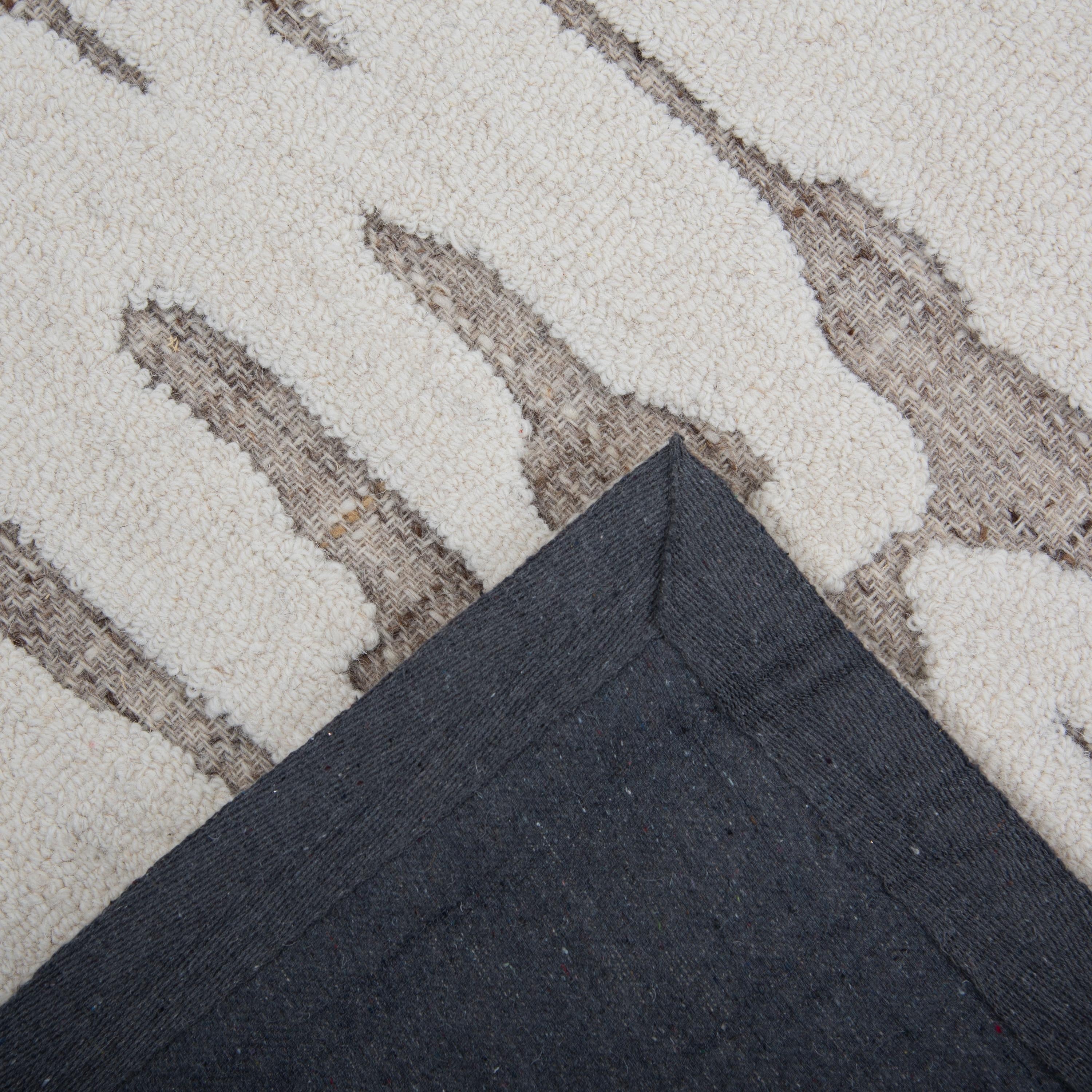 BX02TN Area Rug