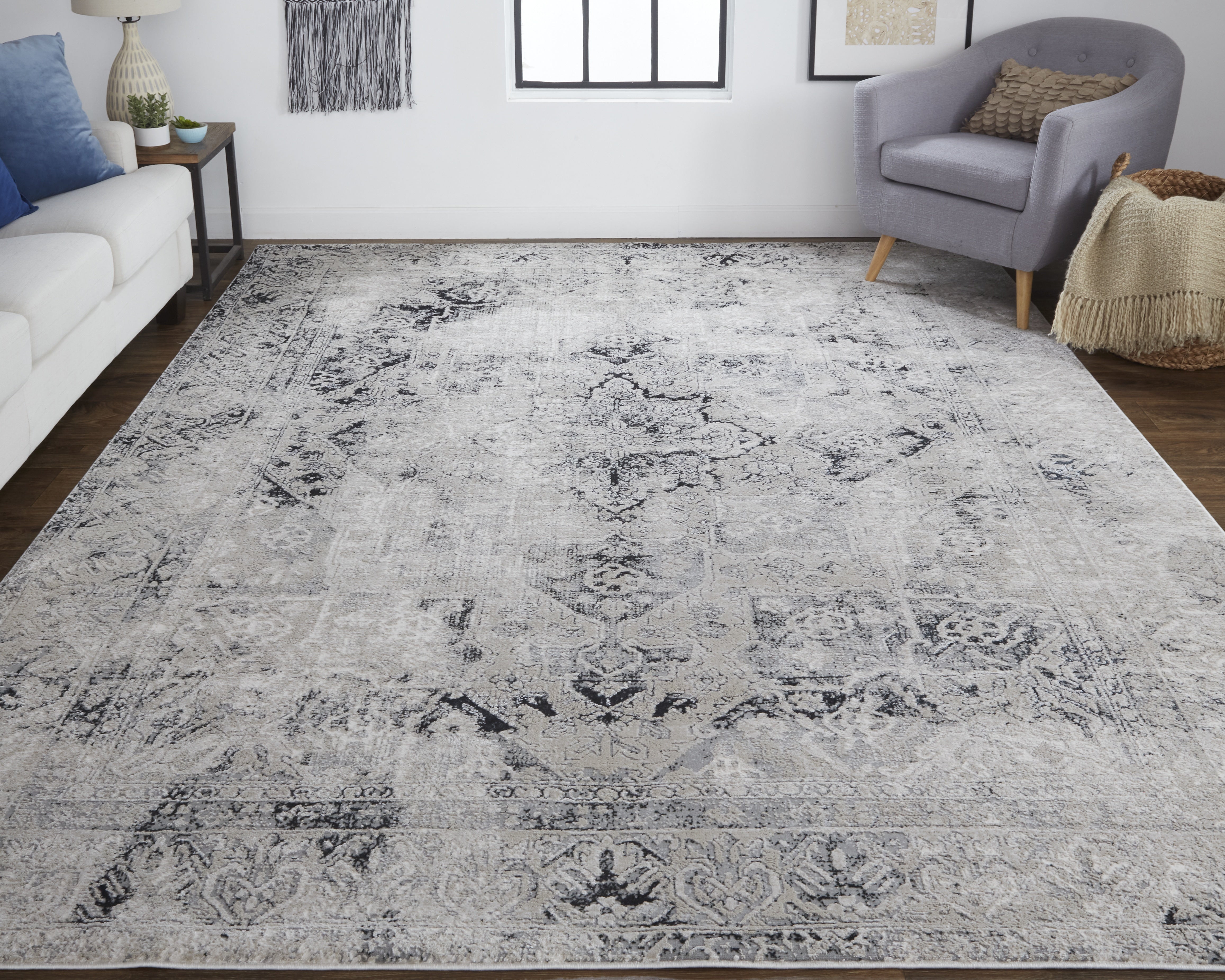 Macklaine Transitional Distressed - Silver