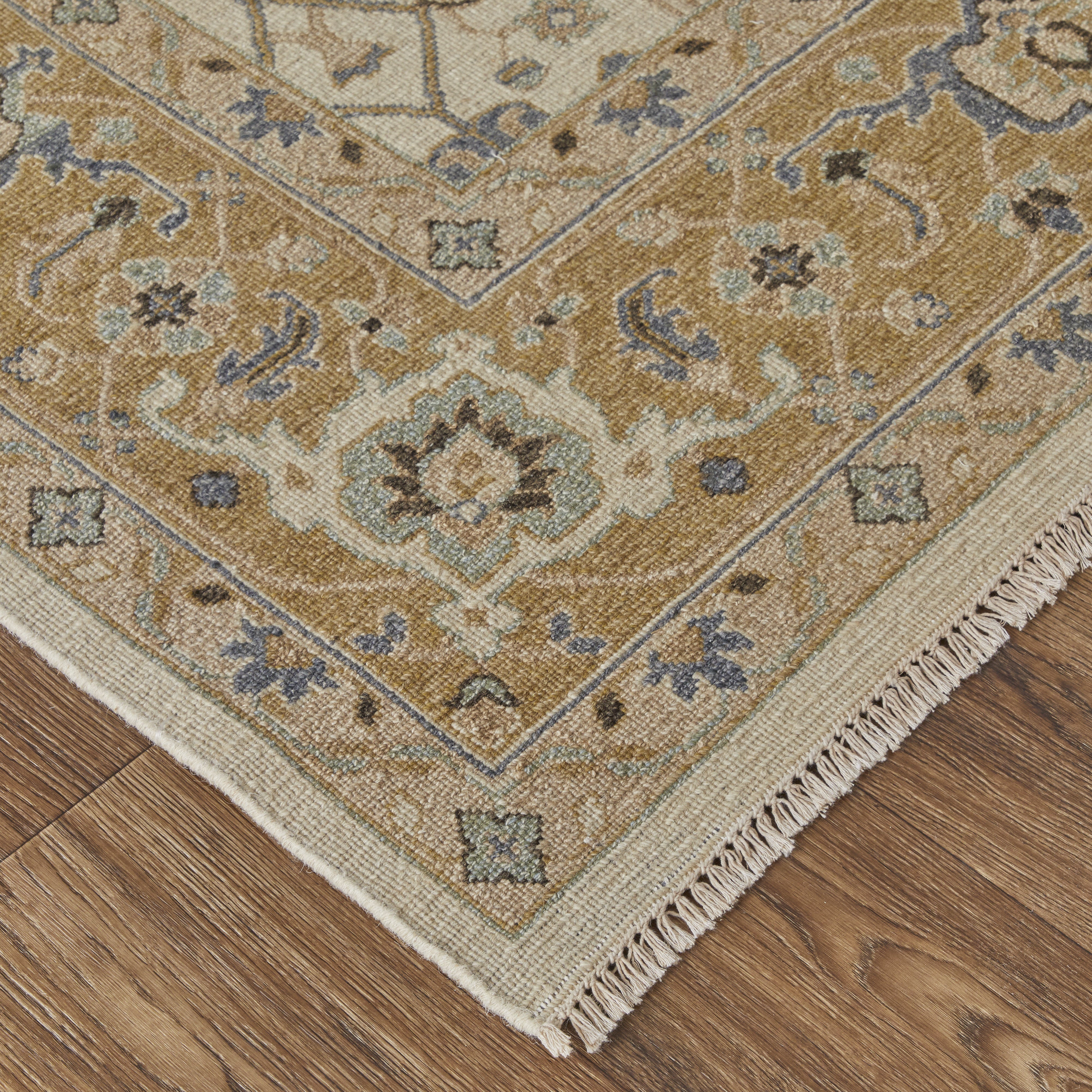 Corbitt Traditional Oriental - Ivory/Gold Area Rug