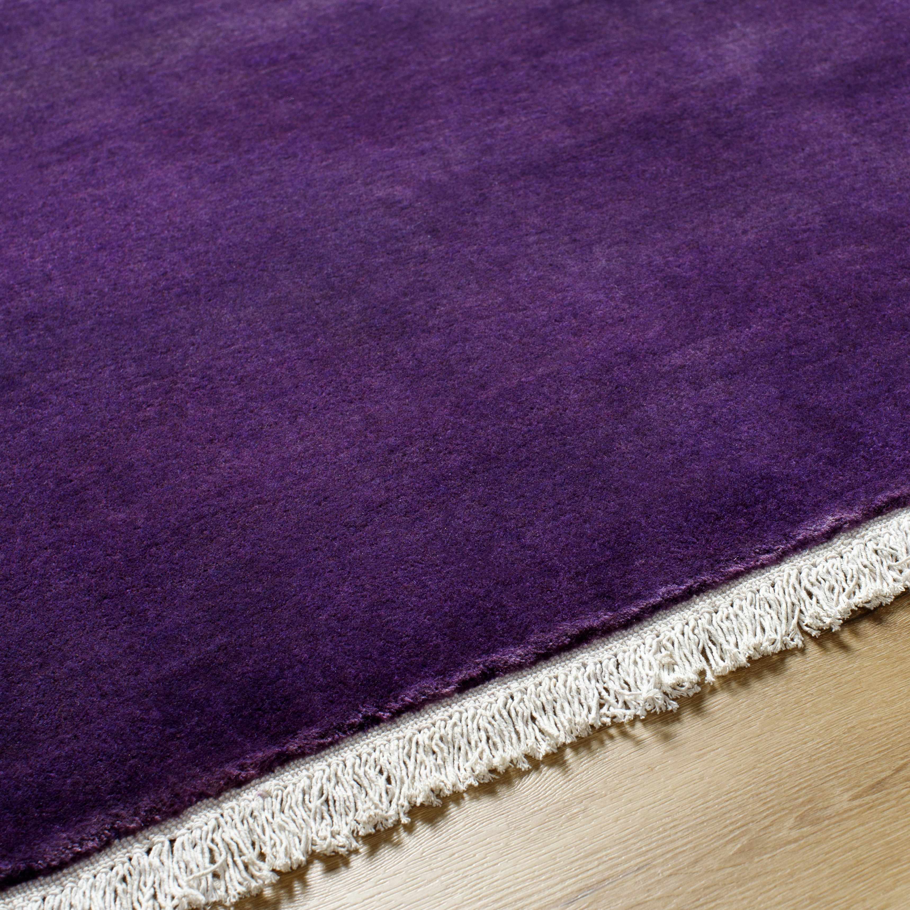 Mesmerizing Solid Dark Plum Hand Loomed Wool Area Rug