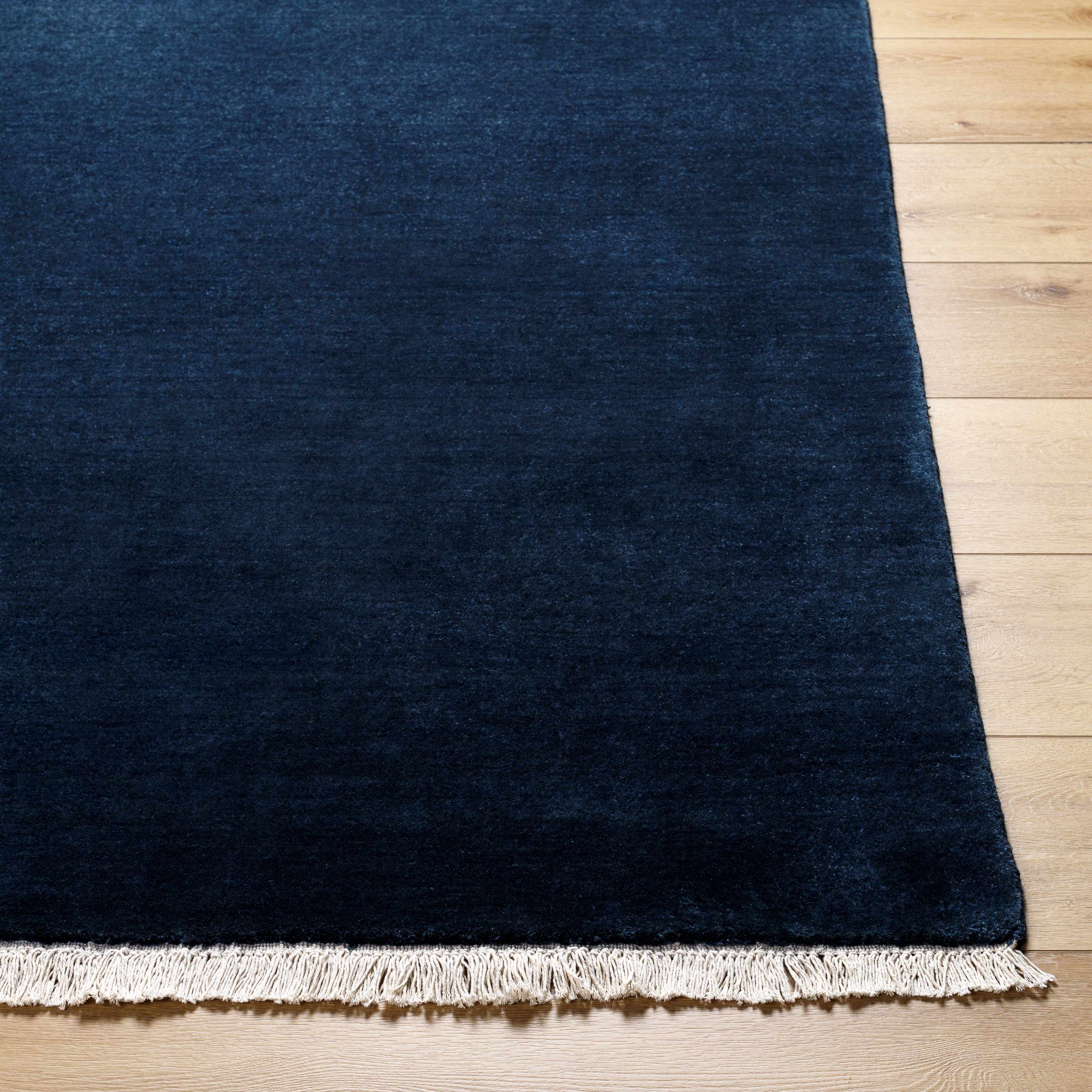 Chic Solid Dark Blue Hand Loomed Wool Area Rug