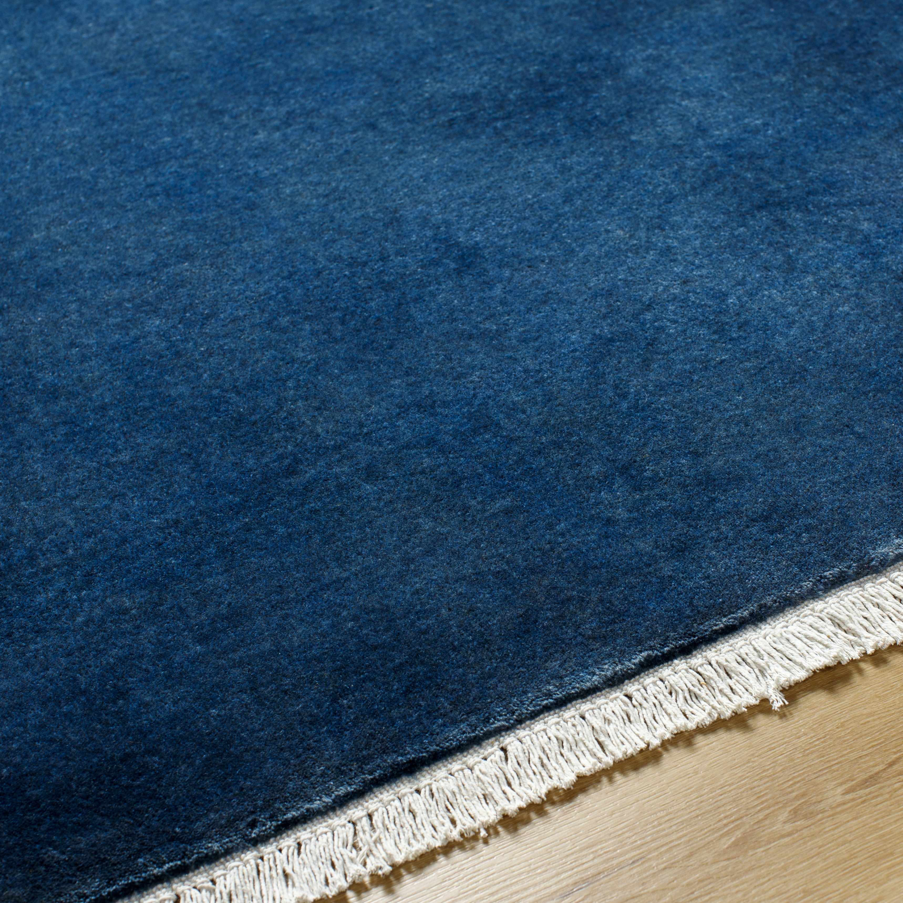 Elegant Solid Hand Loomed Wool Area Rug