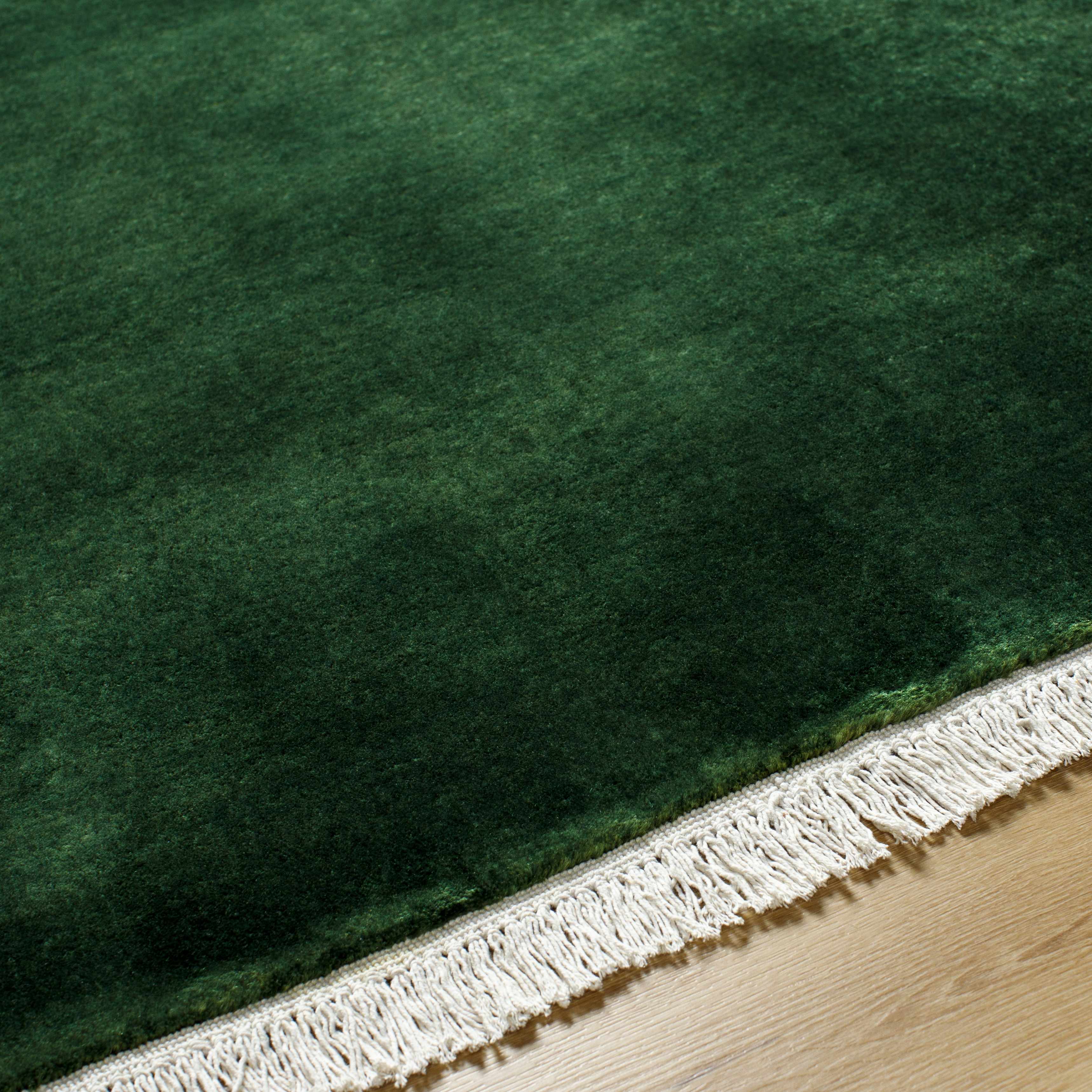 Glamorous Hand Loomed Solid Wool Area Rug