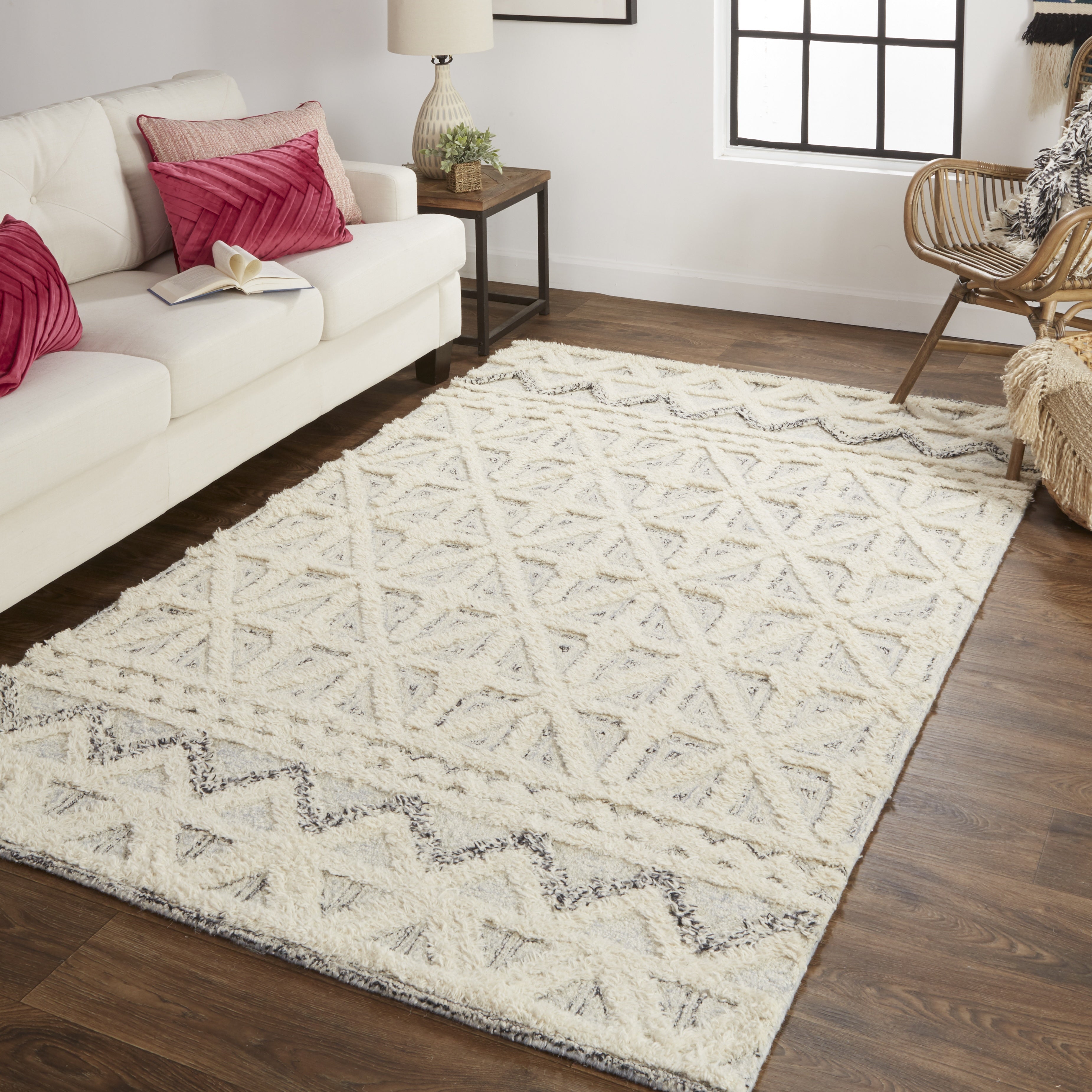 Anica Transitional Geometric - Ivory/Black Area Rug