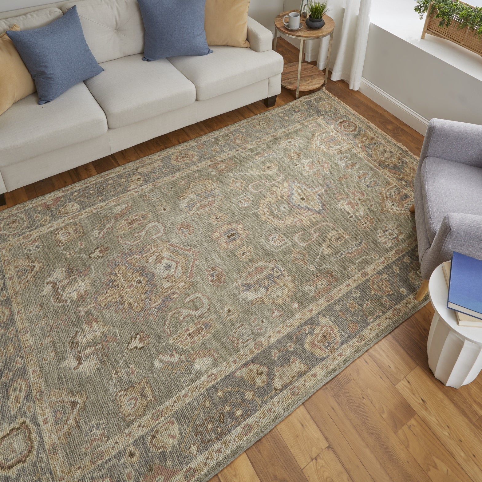 Carrington Traditional Oriental - Gray/Gold/Pink Area Rug