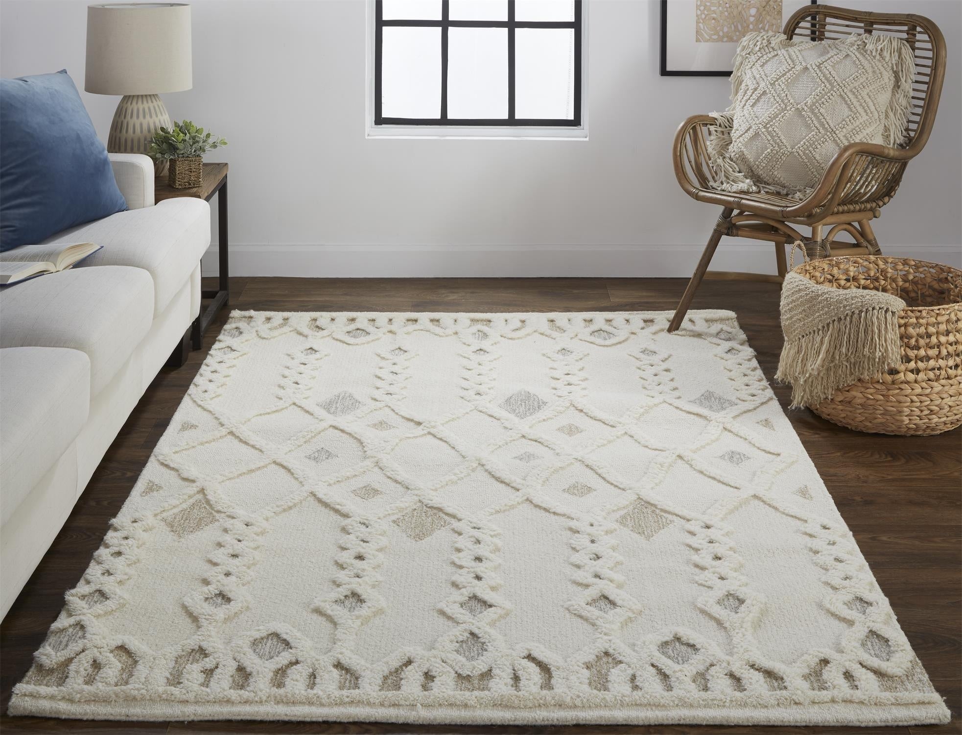 Anica Transitional Trellis & Lattice - Ivory/Tan/Silver Area Rug