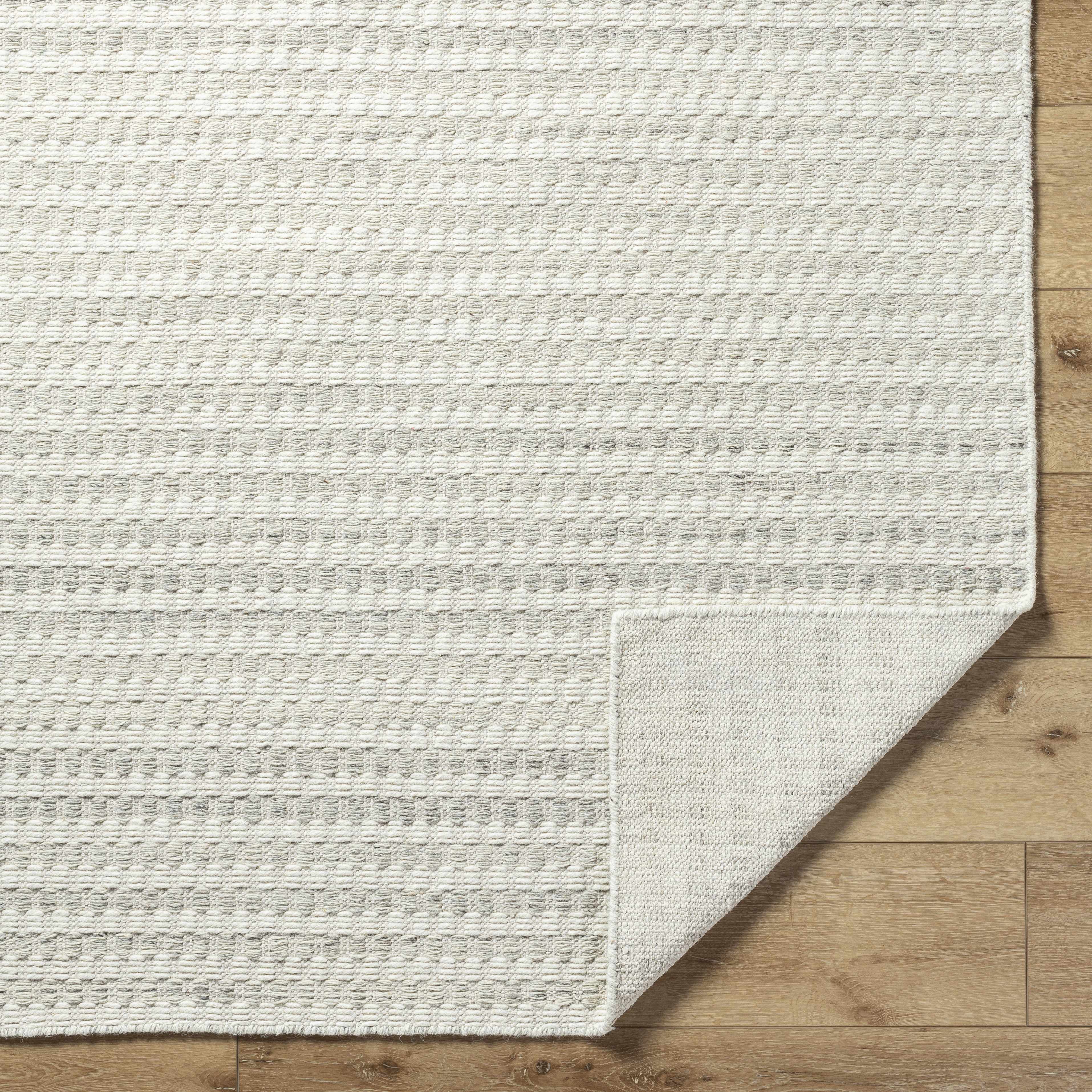 Regal Alluring Wool Handwoven Area Rug
