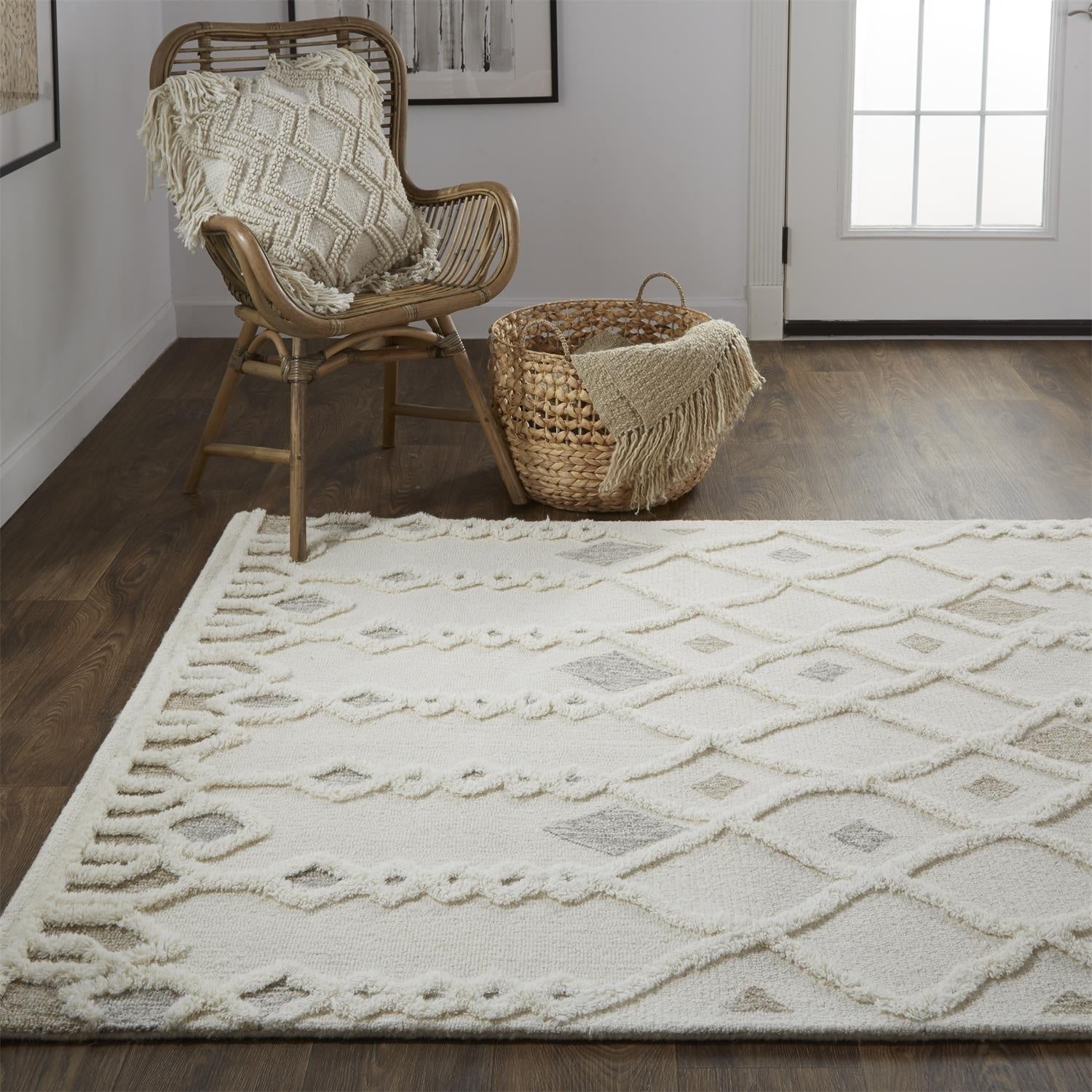 Anica Transitional Trellis & Lattice - Ivory/Tan/Silver Area Rug