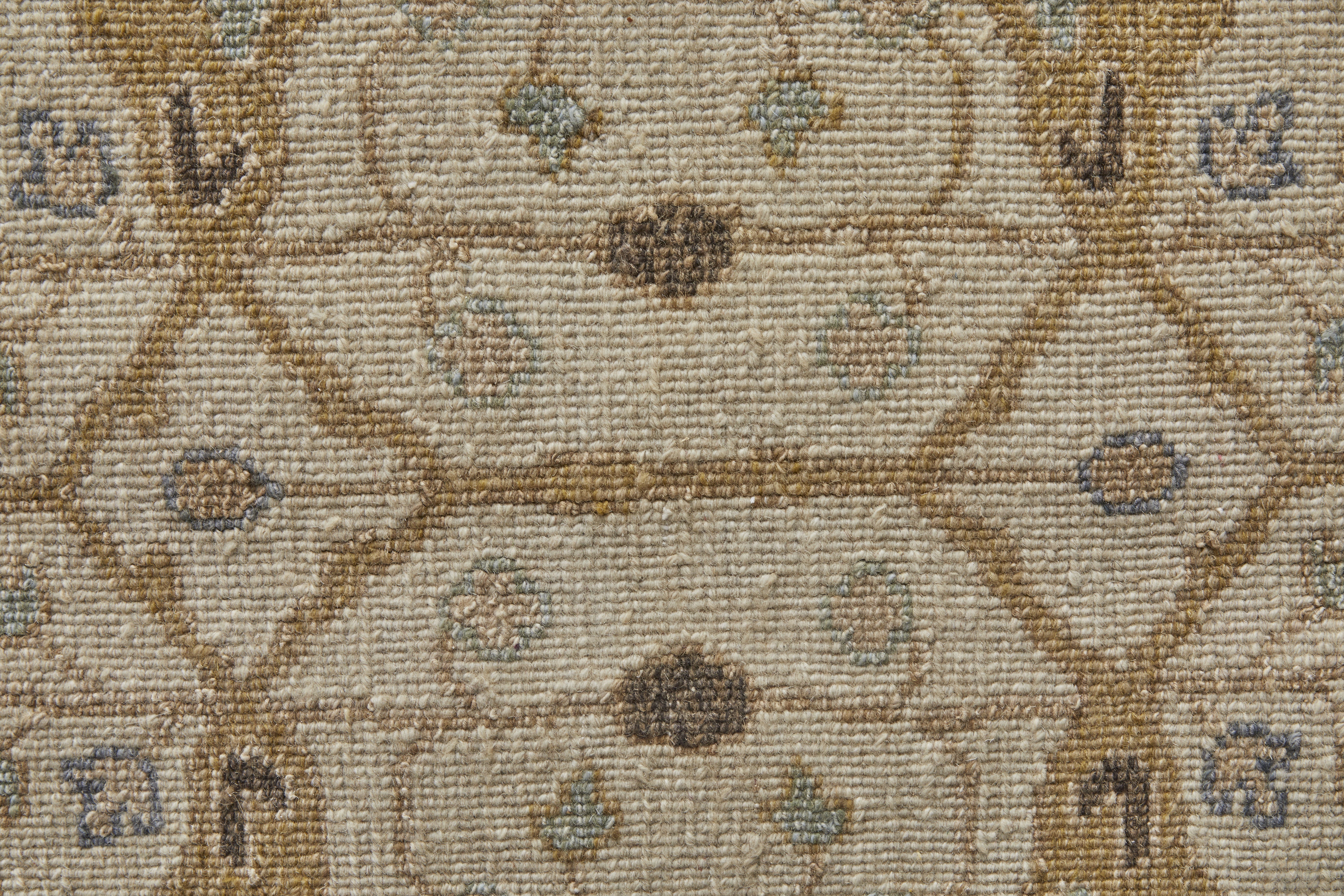 Corbitt Traditional Oriental - Ivory/Gold Area Rug