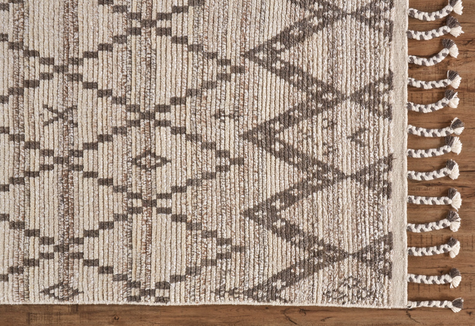 Twain Transitional Diamond - Ivory/Gray/Taupe